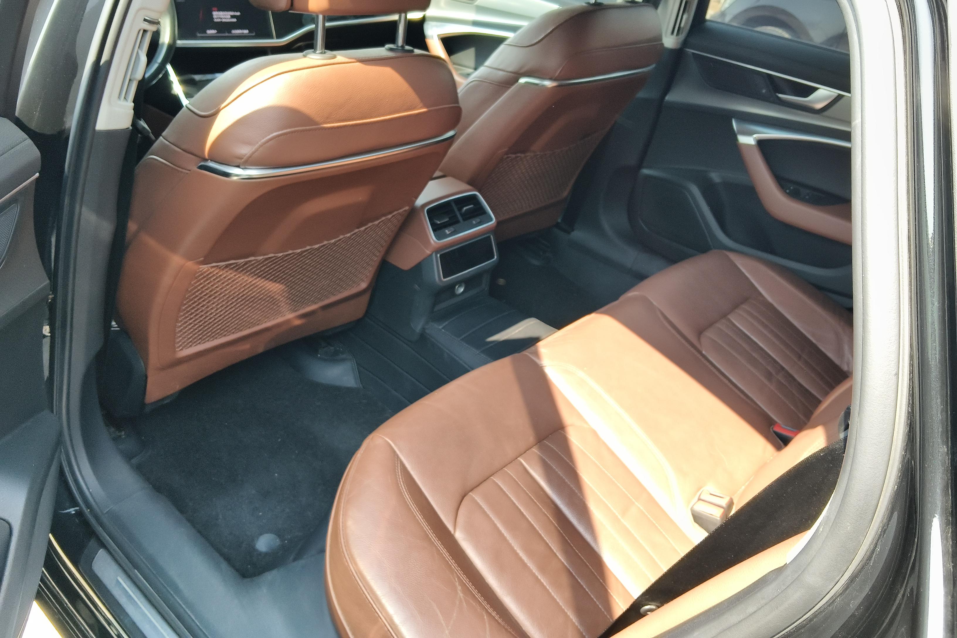 奥迪A6L 45TFSI 2022款 2.0T 自动 臻选致雅型 (国Ⅵ) 