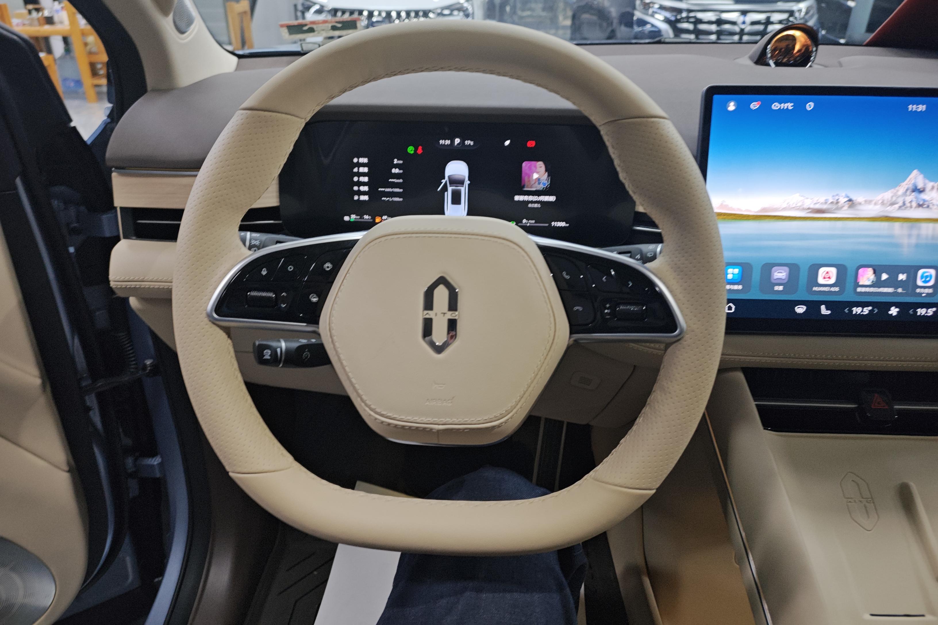 鸿蒙智行问界M7 2024款 1.5T 自动 智驾Ultra版 (国Ⅵ) 