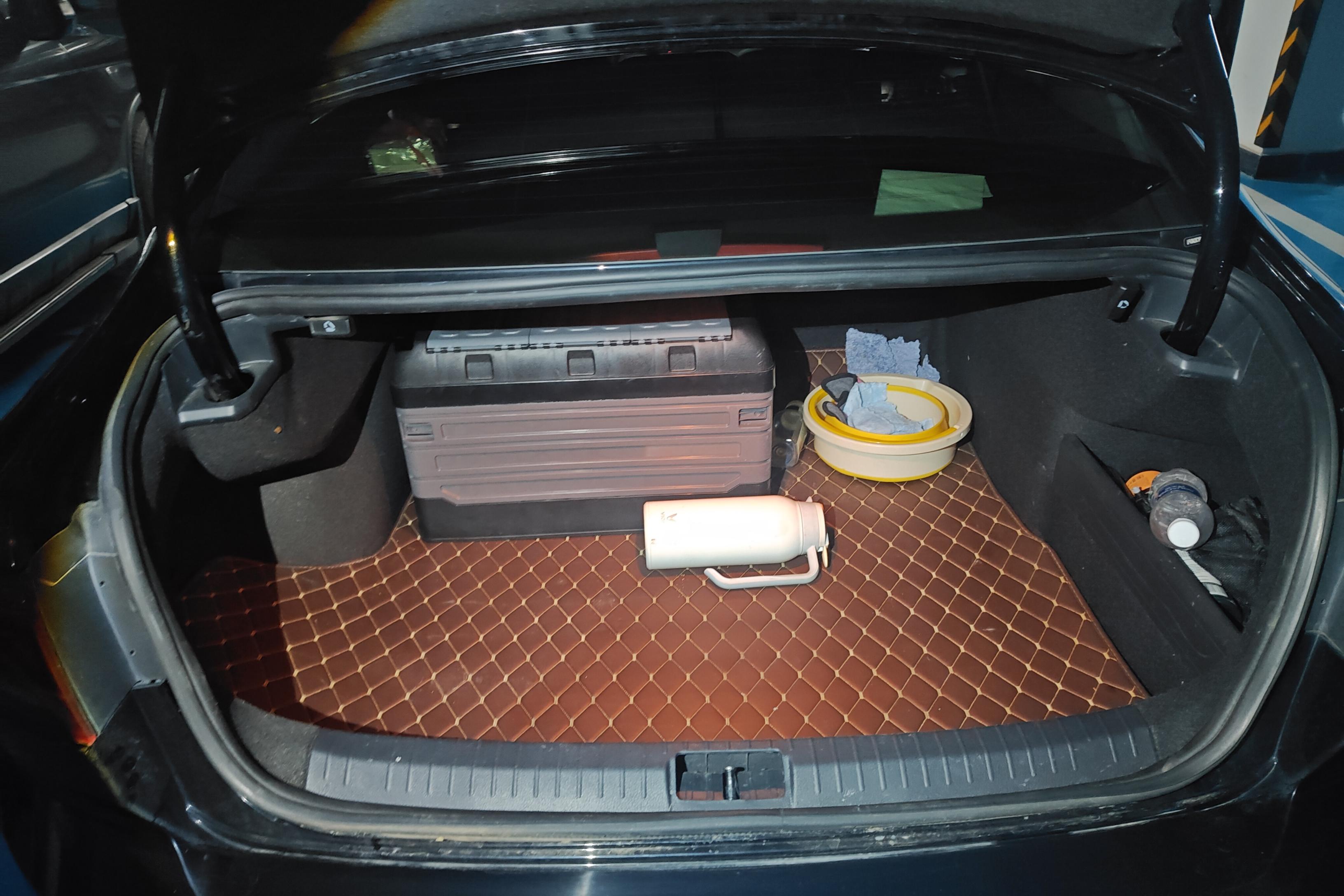 大众迈腾 2023款 2.0T 自动 汽油 330TSI豪华型 (国Ⅵ) 