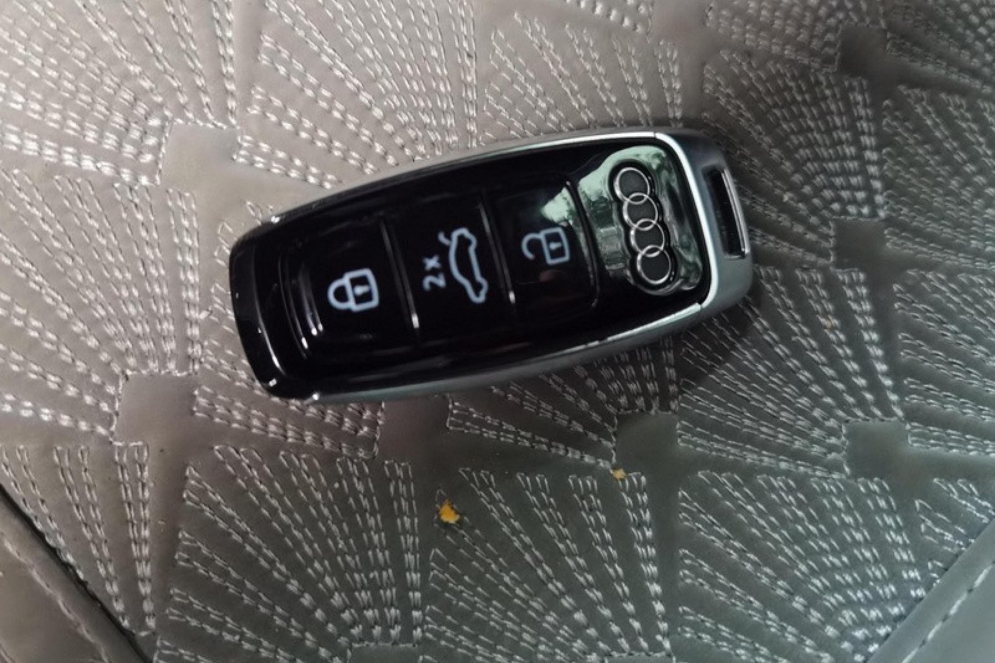 奥迪A6L 45TFSI 2022款 2.0T 自动 尊享动感型 (国Ⅵ) 