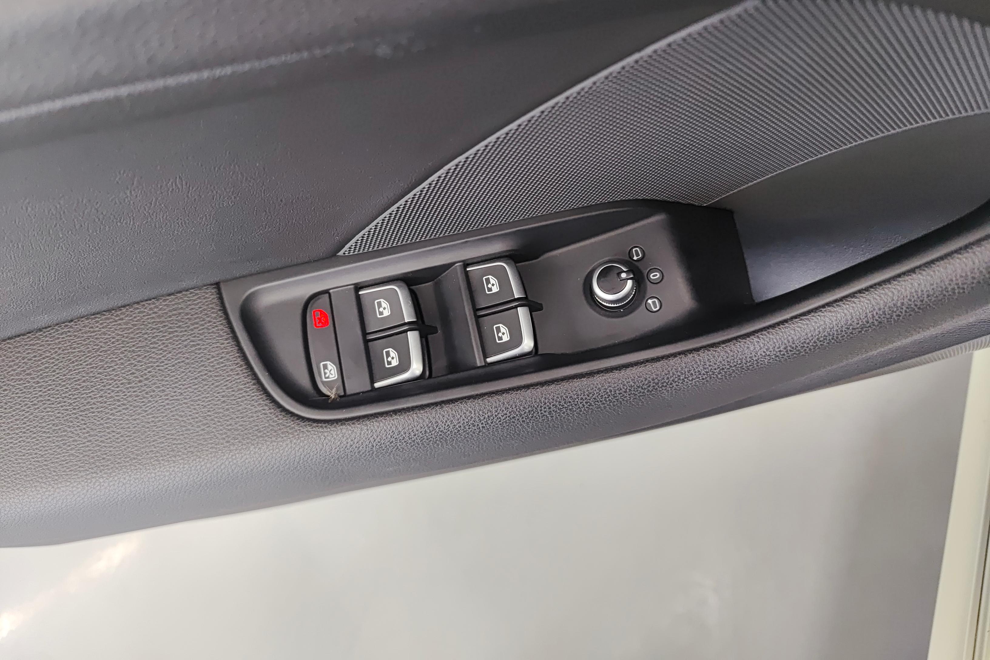 奥迪A3 35TFSI 2019款 1.4T 自动 进取型Limousine (国Ⅴ) 