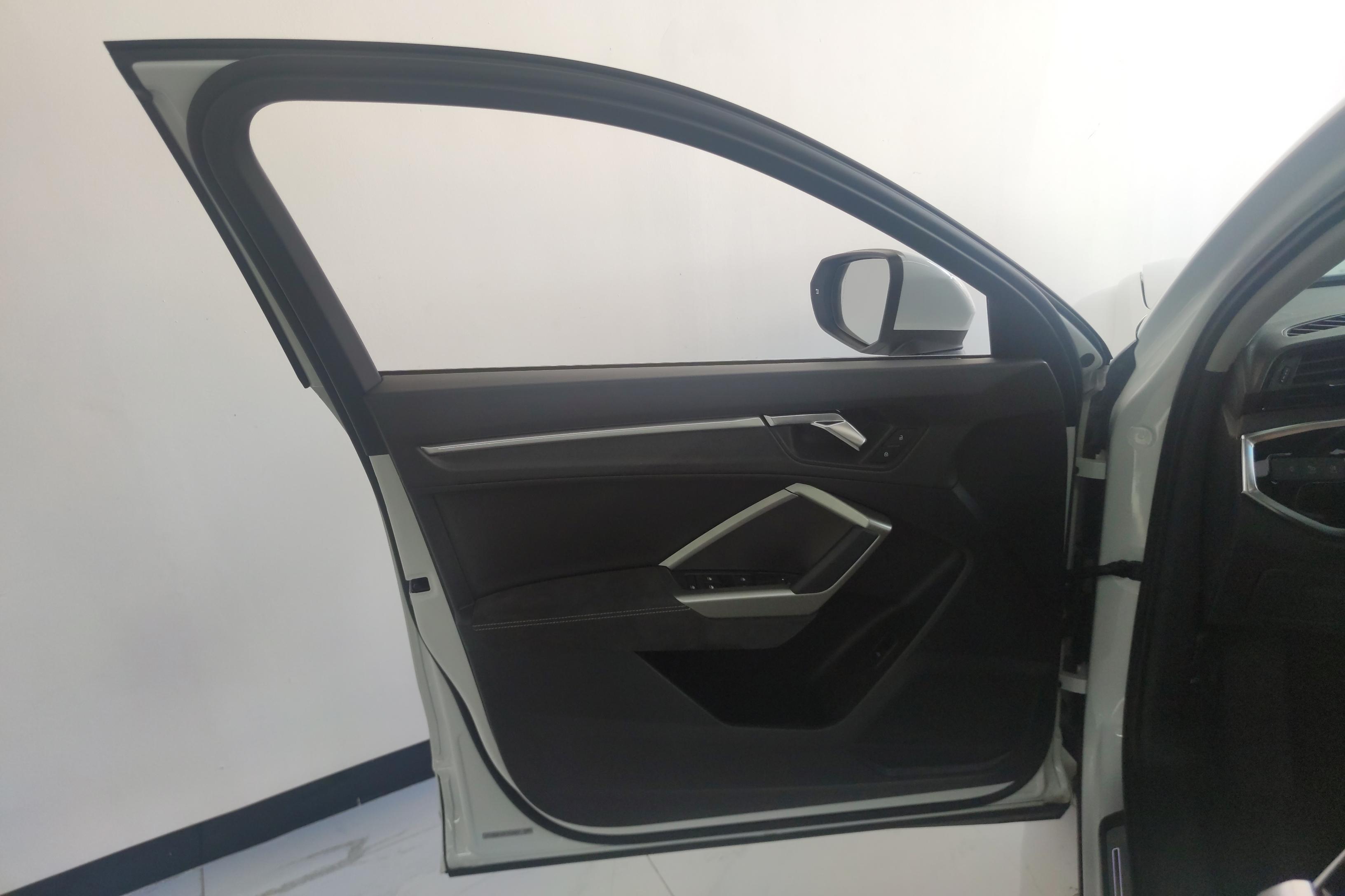 奥迪Q3 40TFSI 2019款 2.0T 自动 前驱 时尚动感型 (国Ⅵ) 