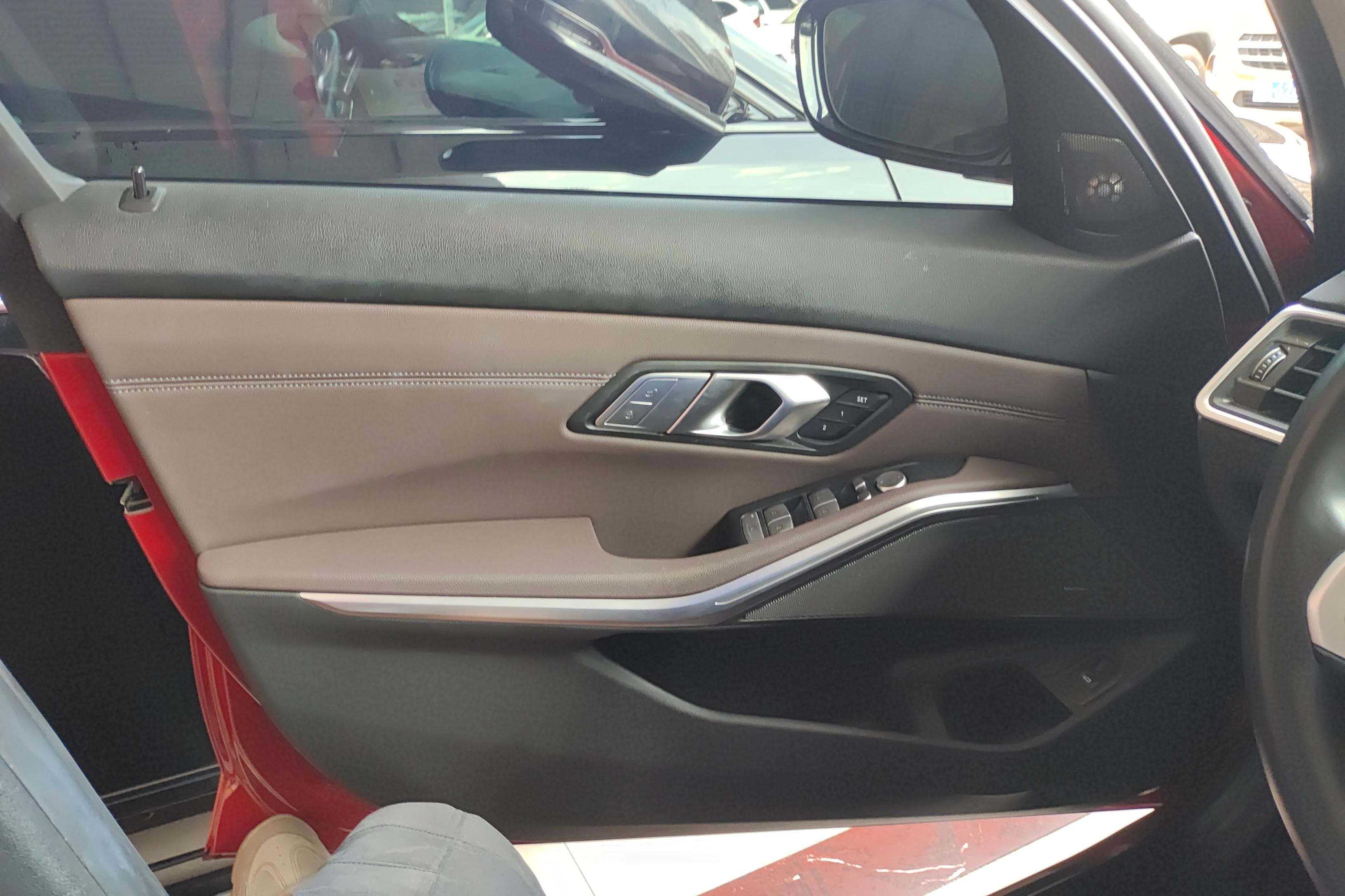 宝马3系 325Li 2020款 2.0T 自动 汽油 M运动曜夜版 (国Ⅵ) 