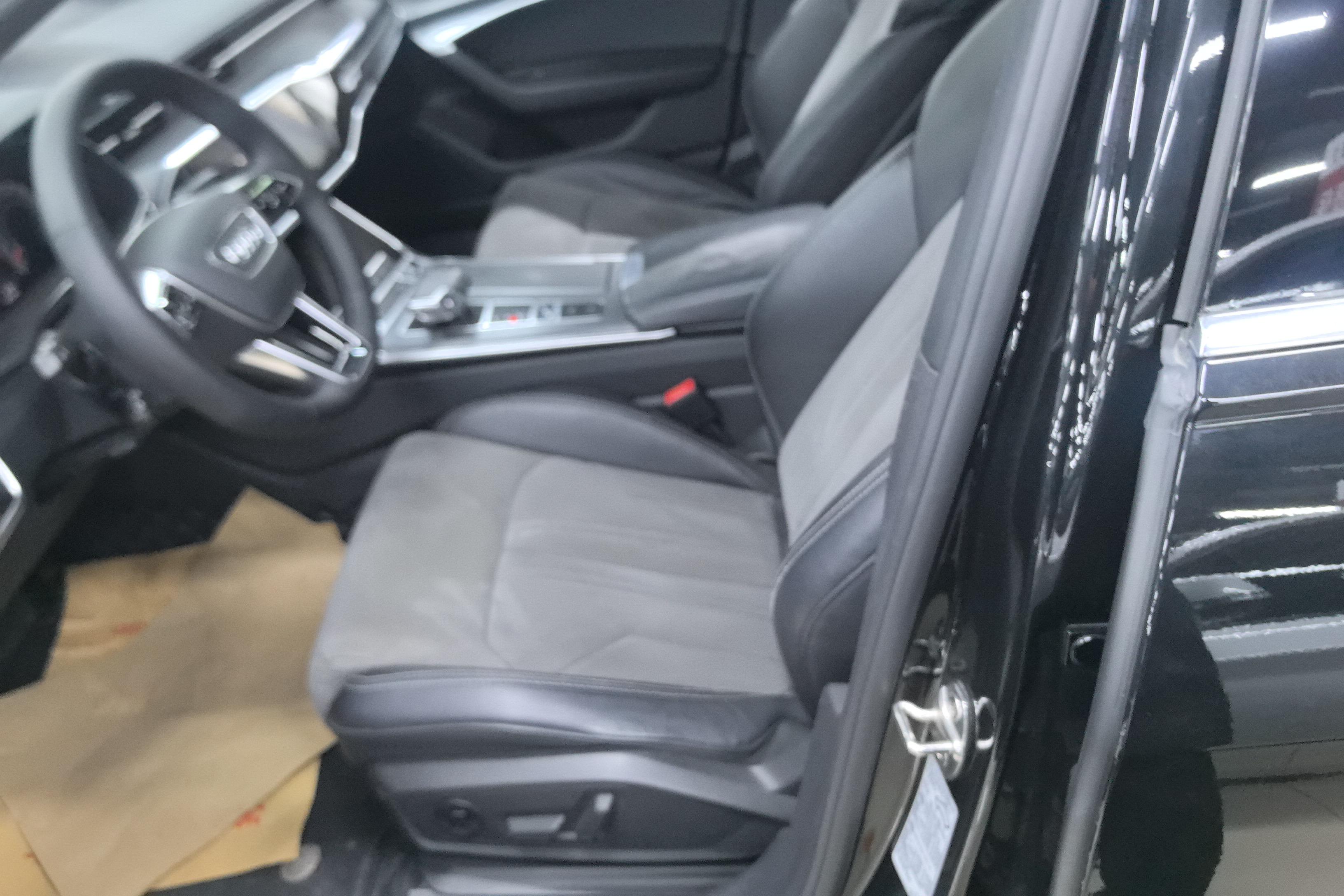 奥迪A6L 45TFSI 2022款 2.0T 自动 臻选动感型 (国Ⅵ) 