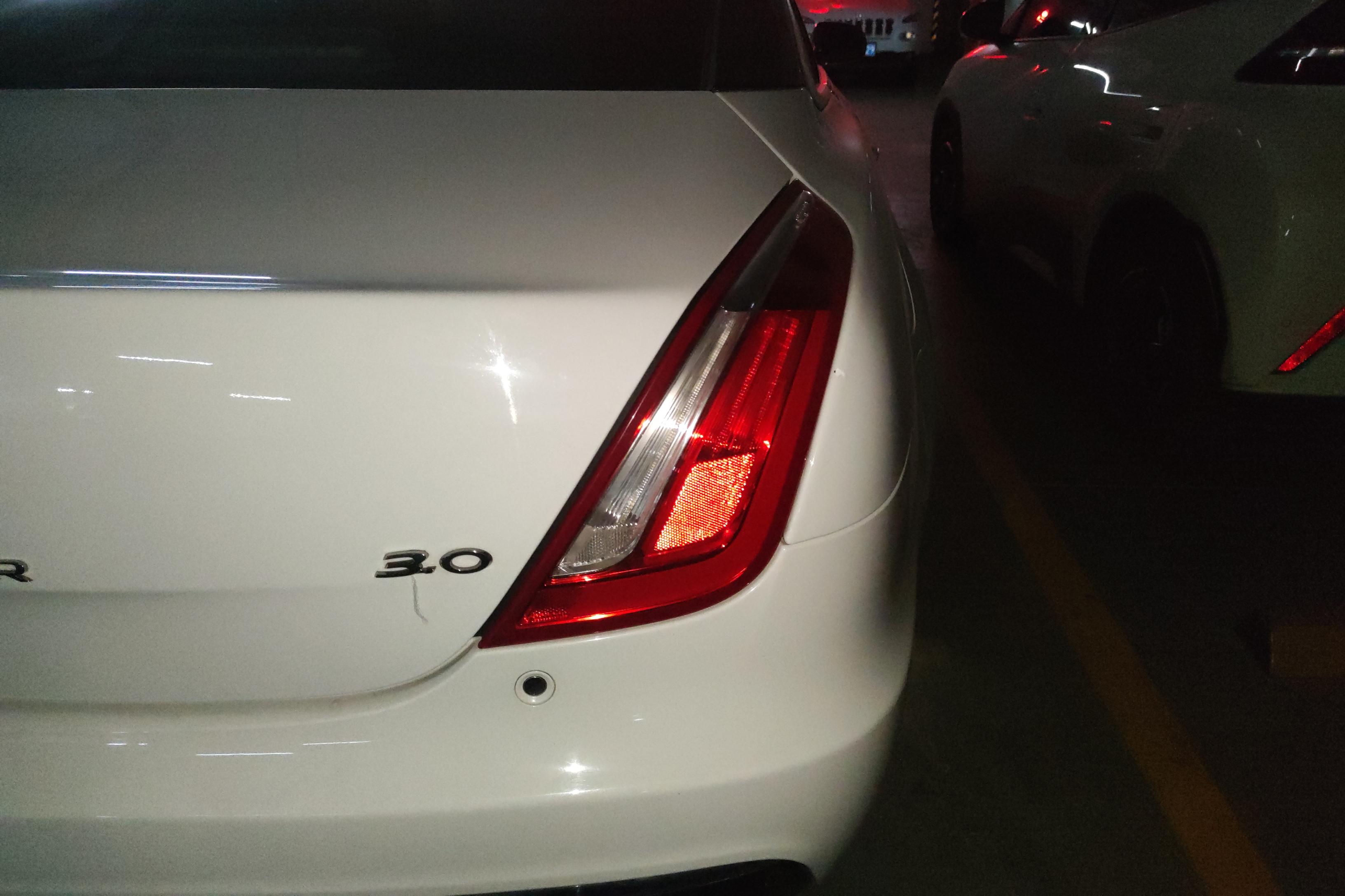 捷豹XJ L [进口] 2016款 3.0T 自动 汽油 典雅商务版 