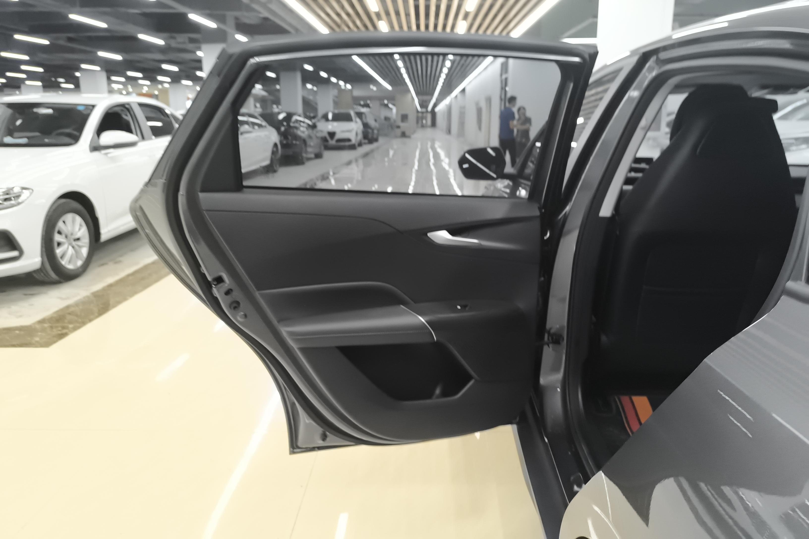 长安逸达 蓝鲸NE 2023款 1.5T 自动 尊享型 (国Ⅵ) 