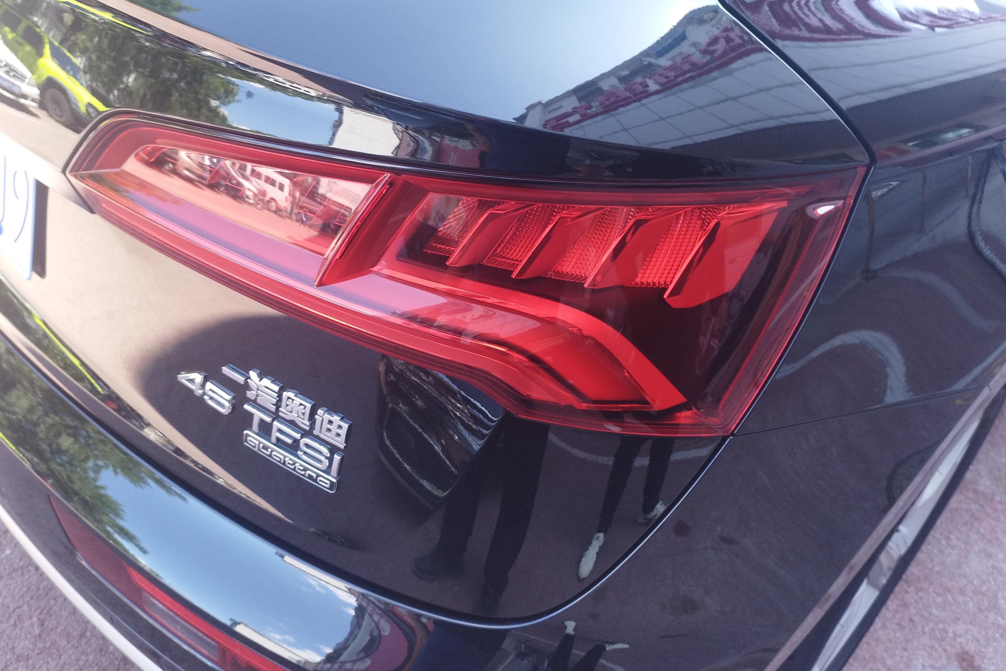 奥迪Q5L 40TFSI 2020款 2.0T 自动 荣享进取型 (国Ⅵ) 