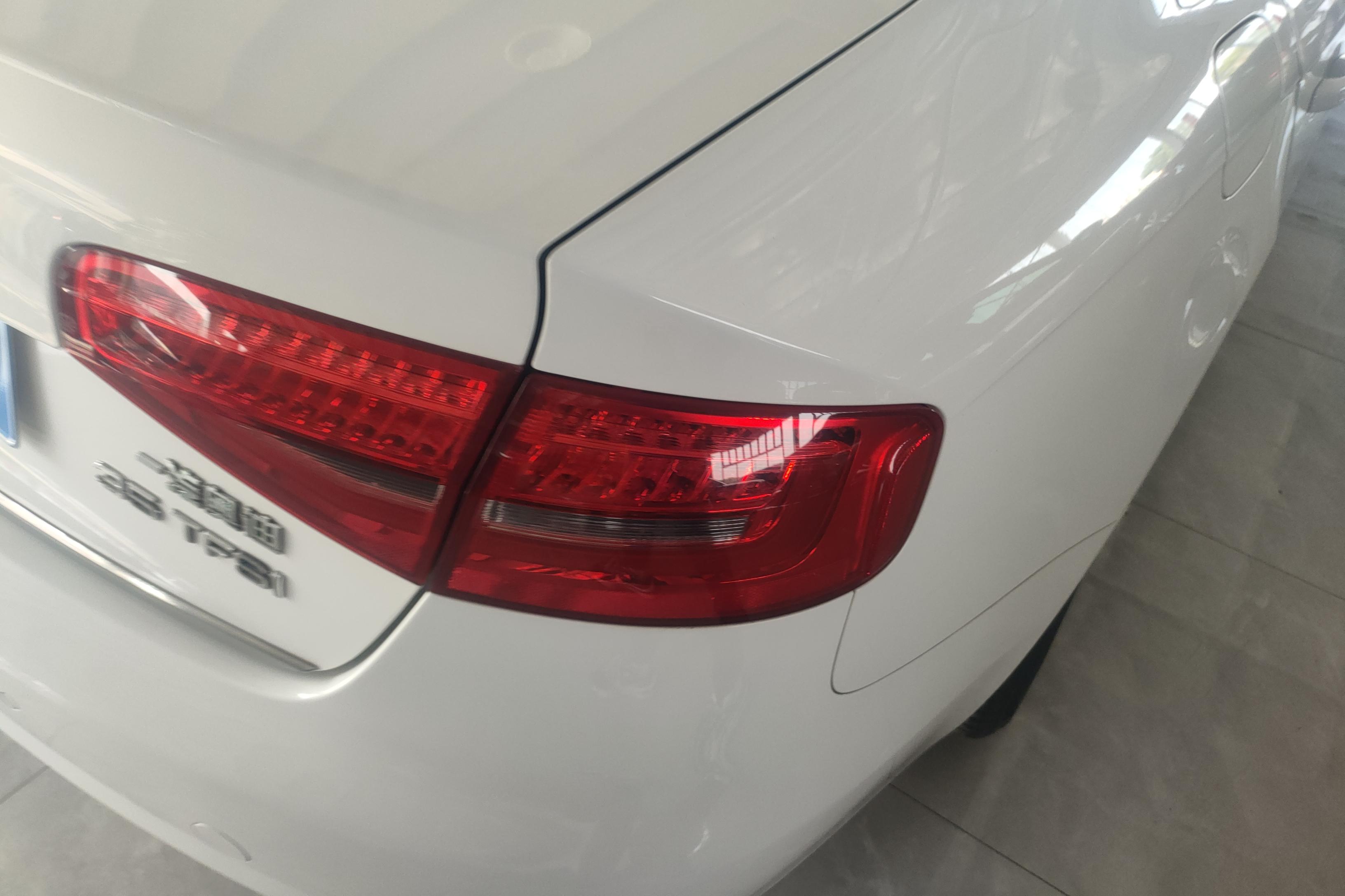 奥迪A4L 35TFSI 2015款 2.0T 自动 前驱 标准型 (国Ⅳ) 