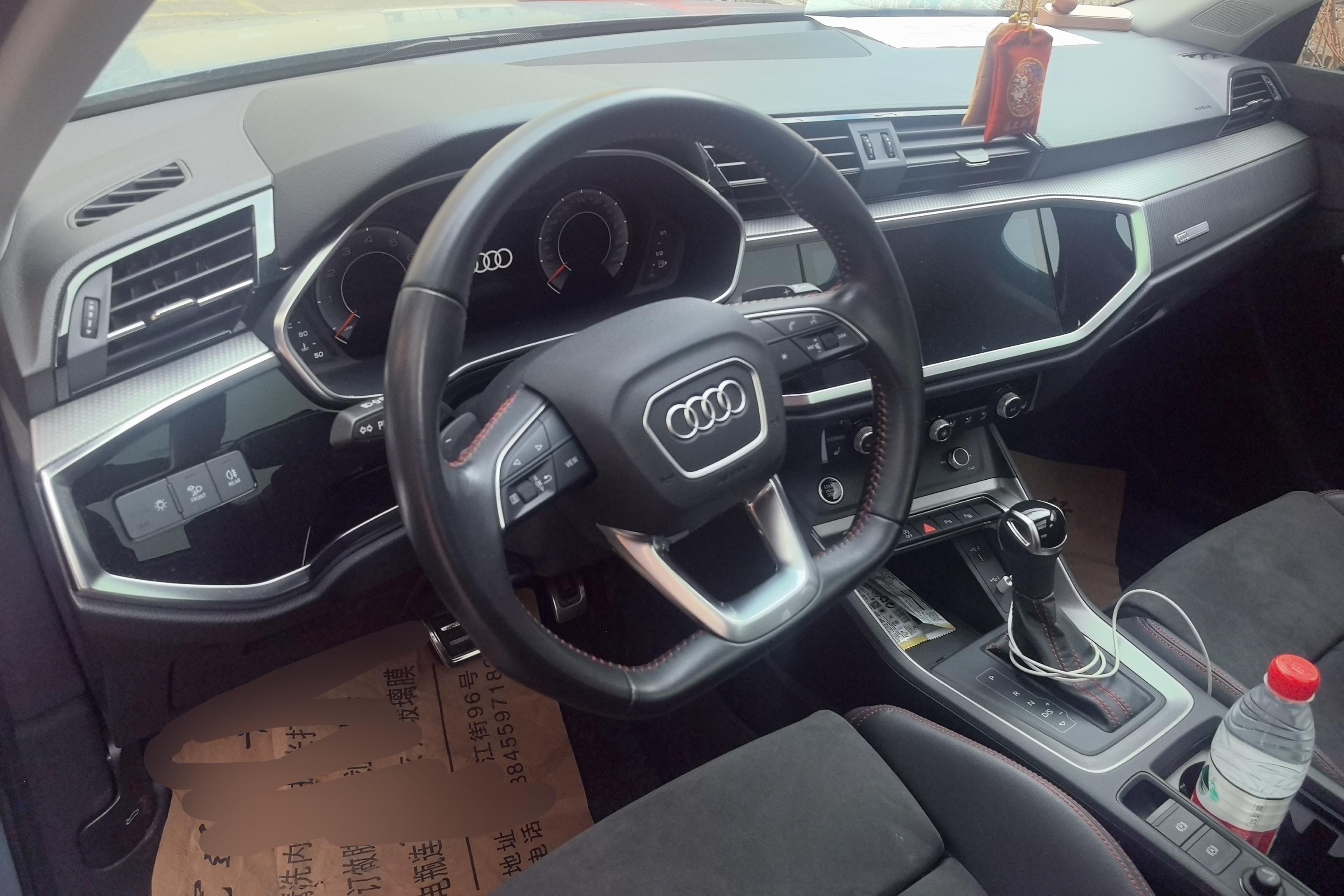 奥迪Q3 40TFSI 2022款 2.0T 自动 前驱 RS套件燃速型 (国Ⅵ) 