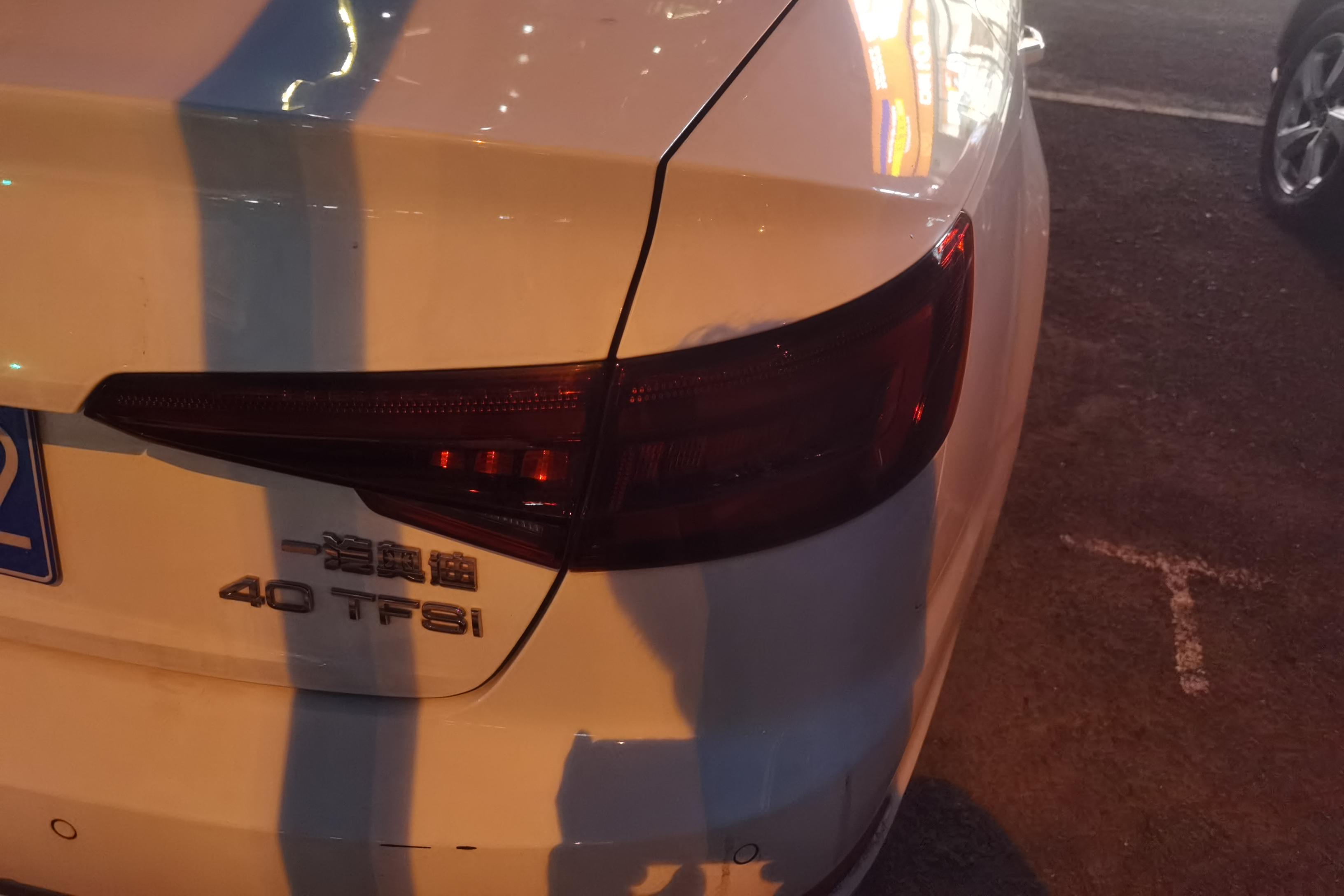 奥迪A4L 2019款 2.0T 自动 进取型 (国Ⅵ) 