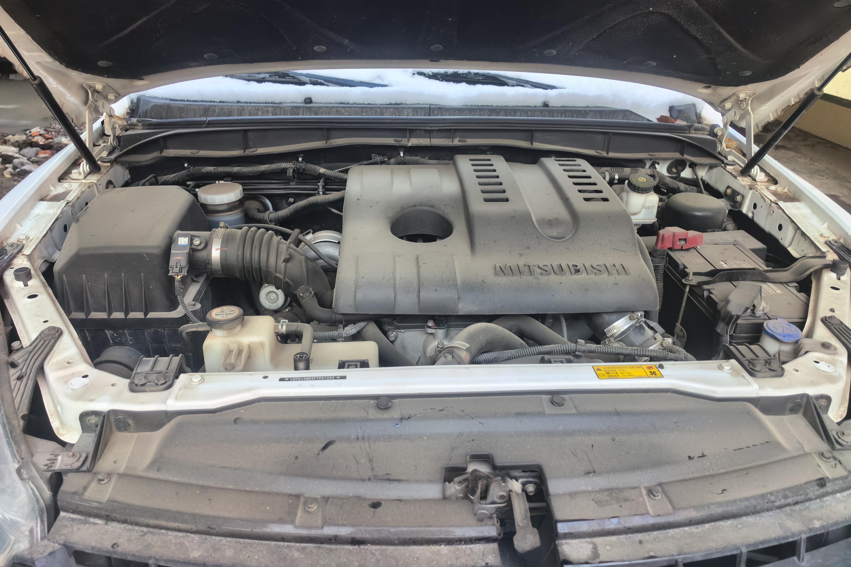 江铃驭胜 S350 2013款 2.0T 手动 四驱 豪华版 (国Ⅳ) 