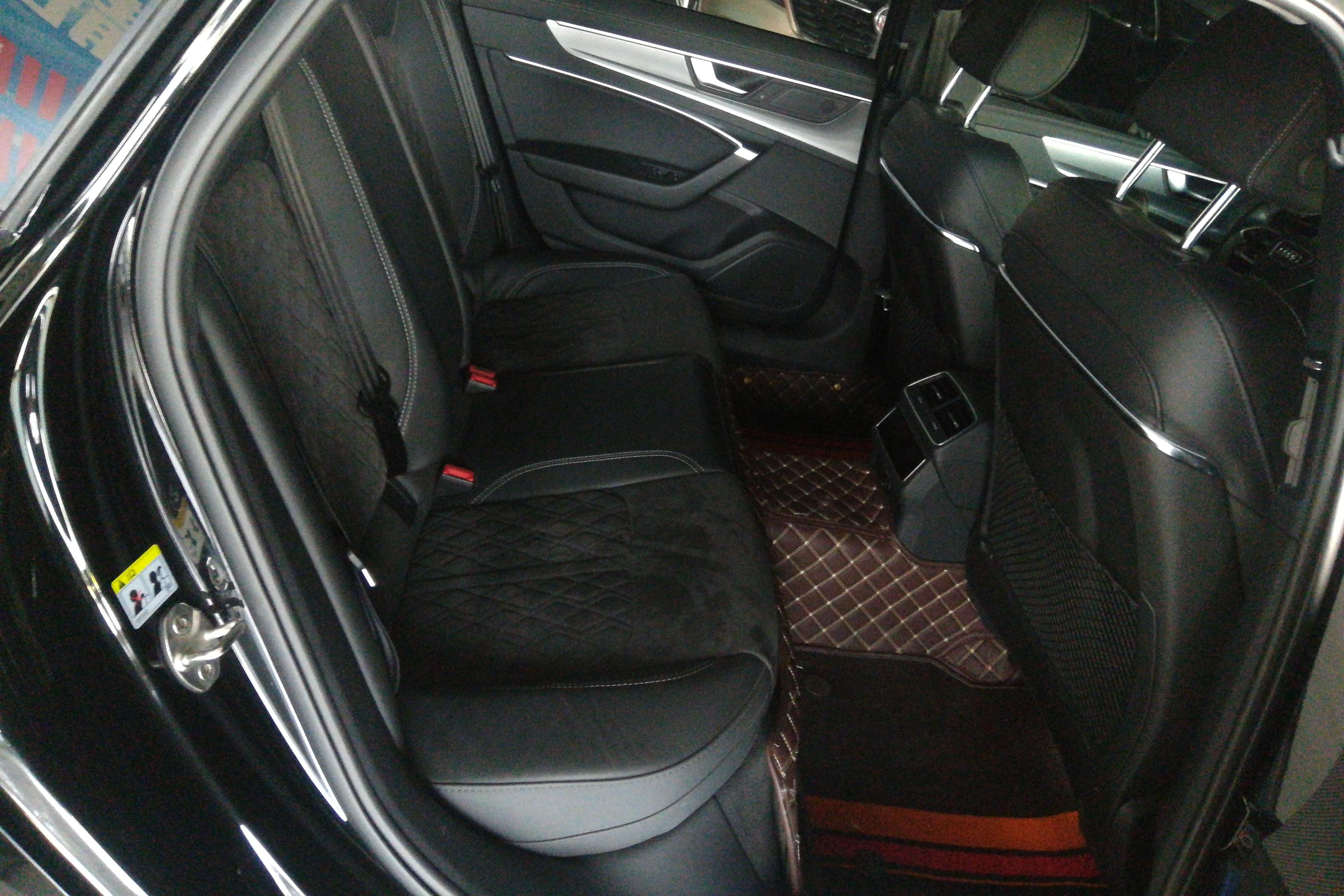 奥迪A6L 45TFSI 2022款 2.0T 自动 臻选动感型 (国Ⅵ) 