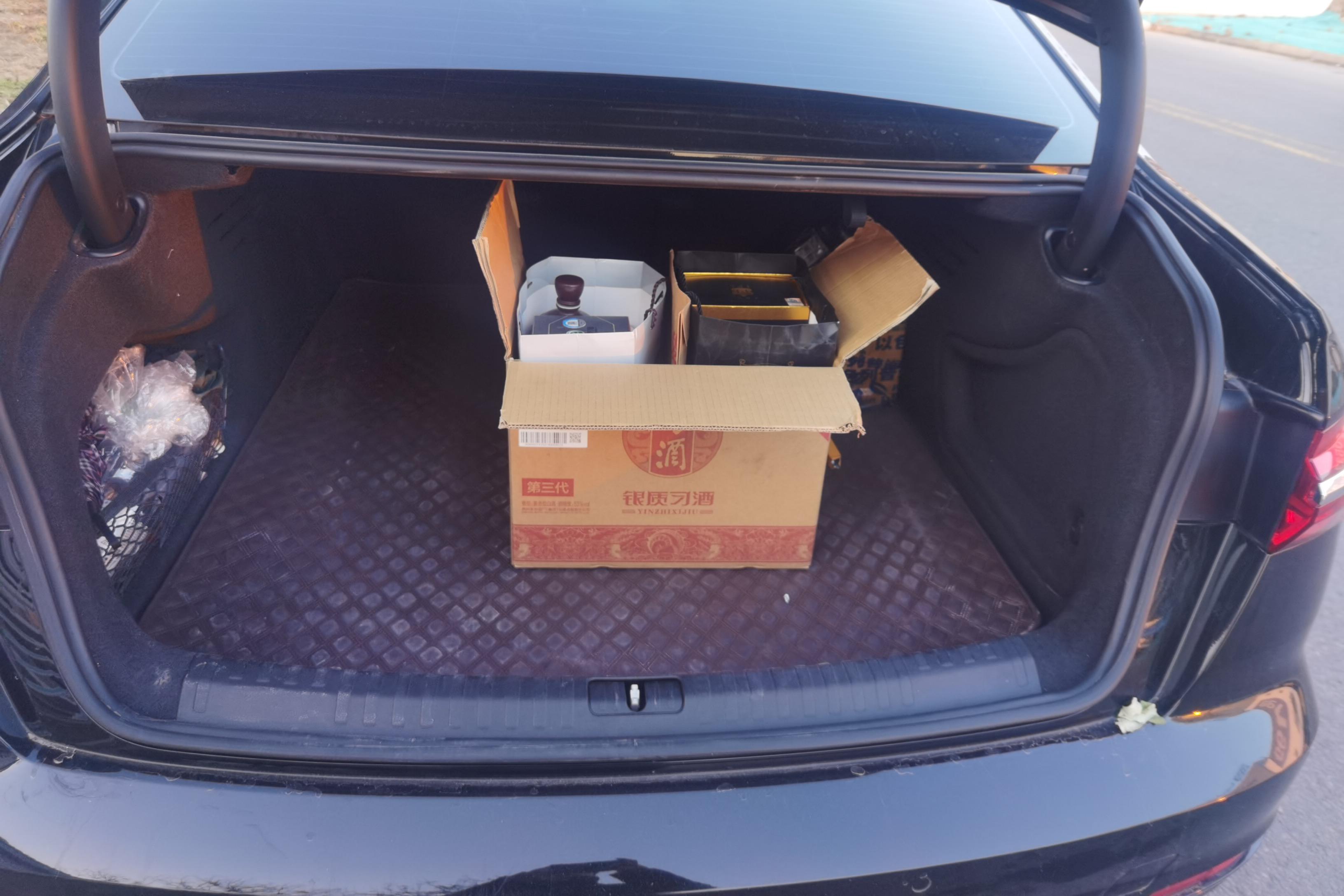 奥迪A6L 45TFSI 2022款 2.0T 自动 臻选动感型 (国Ⅵ) 
