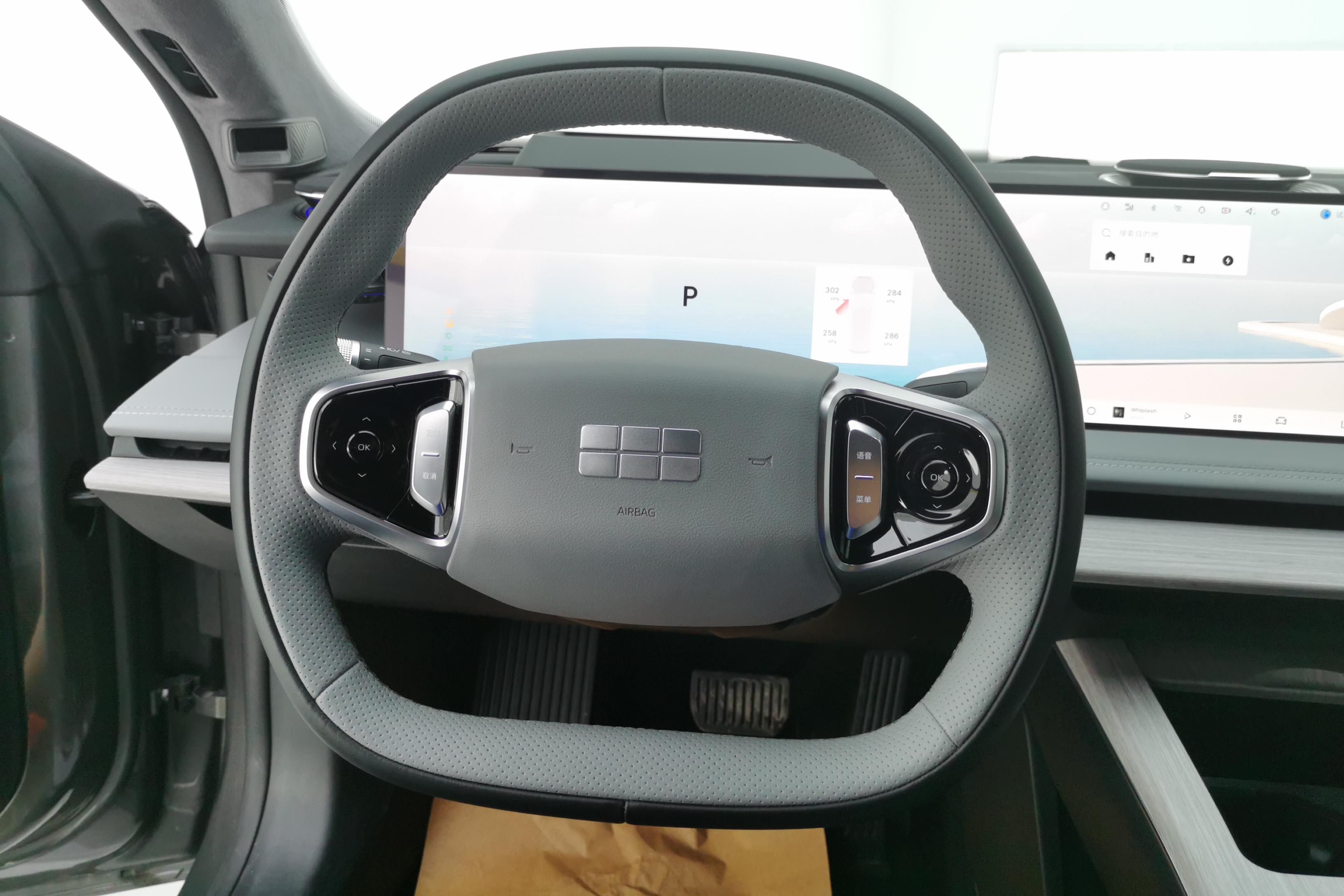 吉利银河银河E8 2024款 0.0T 自动 665km星舰远航版 