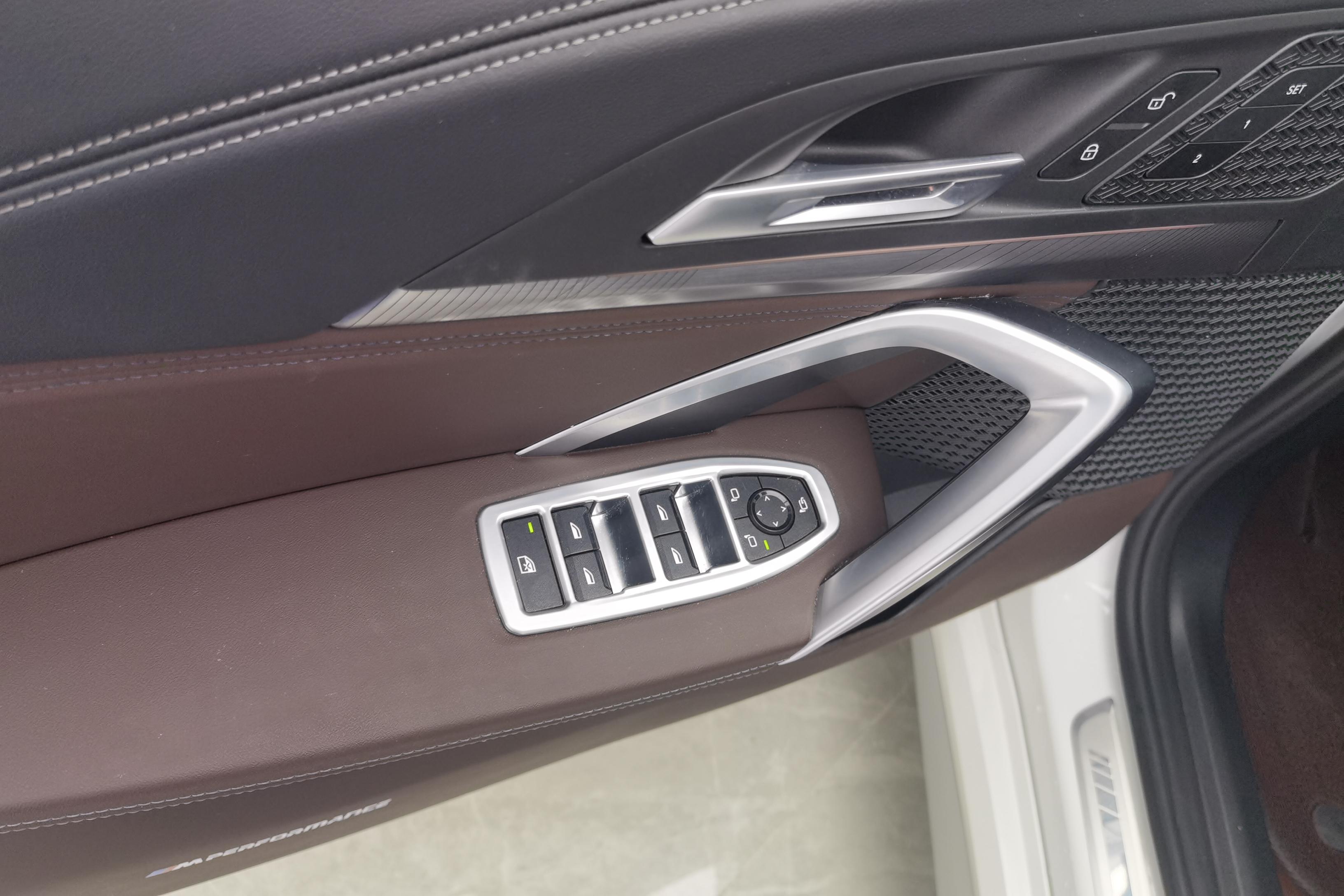 宝马X1 sDrive25Li 2024款 2.0T 自动 前驱 汽油 M运动套装 (国Ⅵ) 