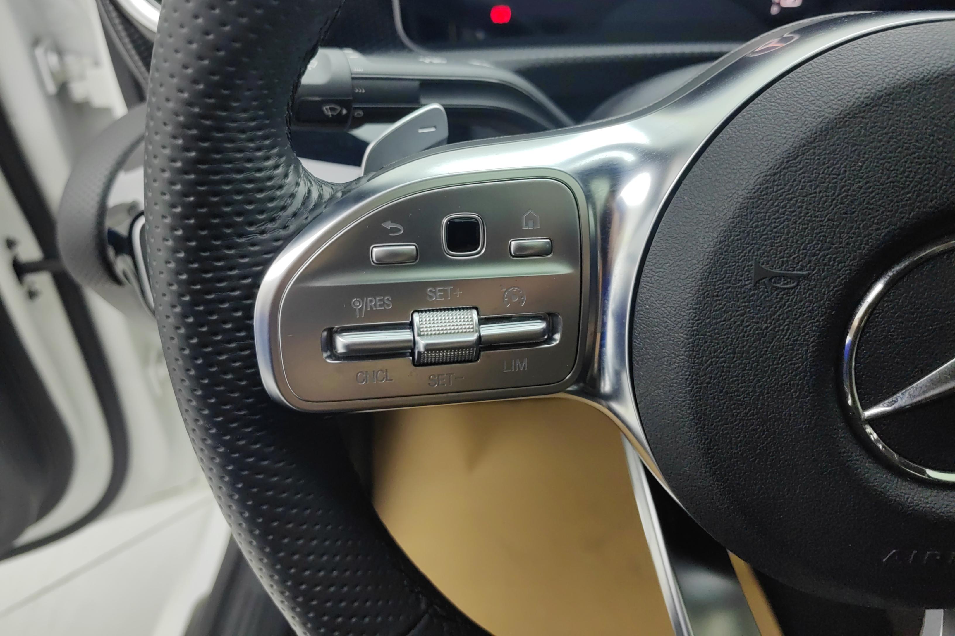 奔驰A级 A200L 2020款 1.3T 自动 运动轿车版 (国Ⅵ) 