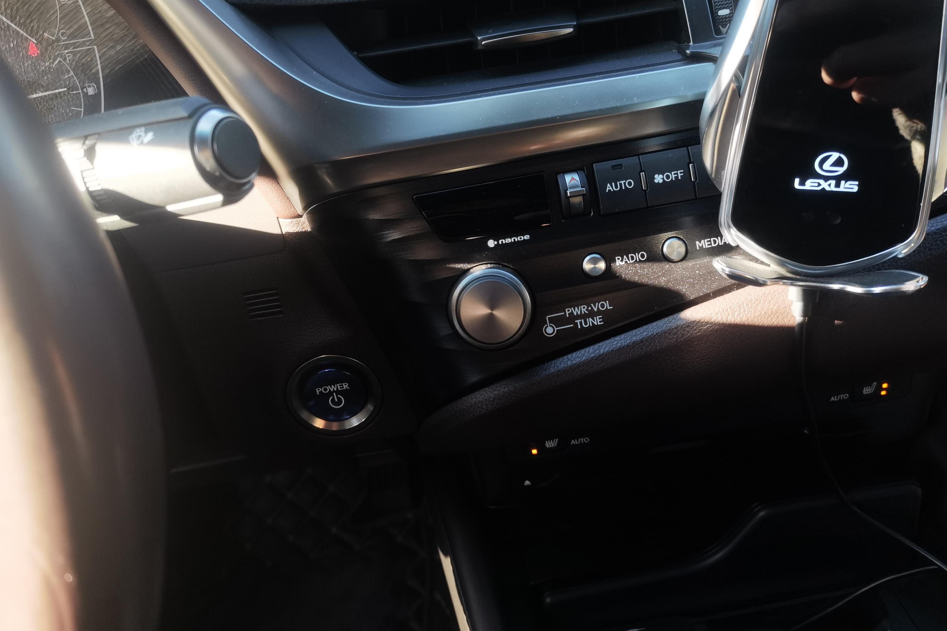 雷克萨斯ES 300h [进口] 2021款 2.5L 自动 卓越版 