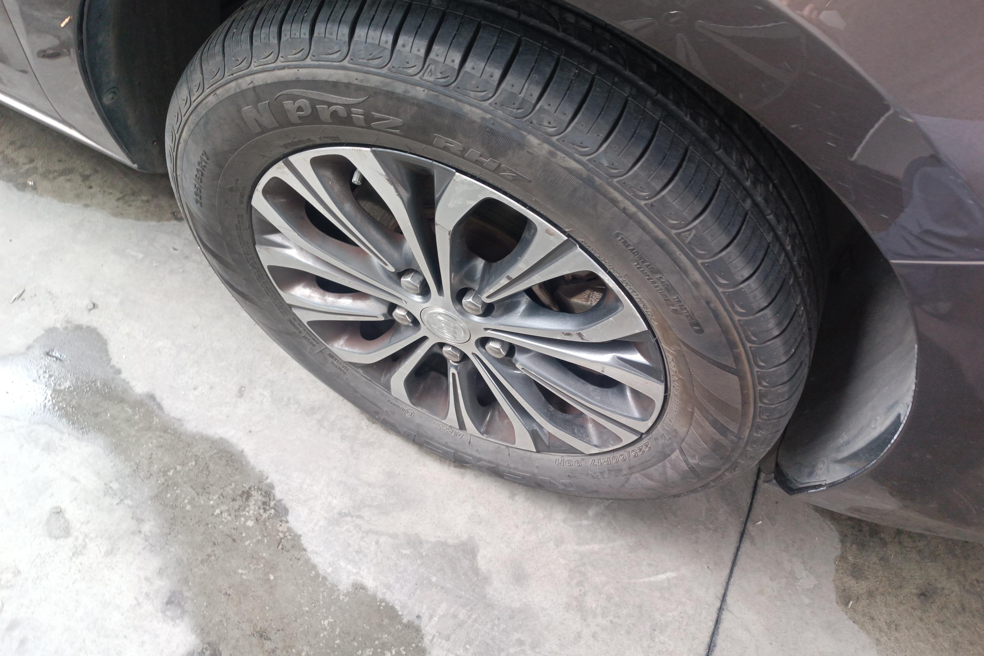 别克GL8 2021款 2.0T 自动 7座 652T舒适型 (国Ⅵ) 