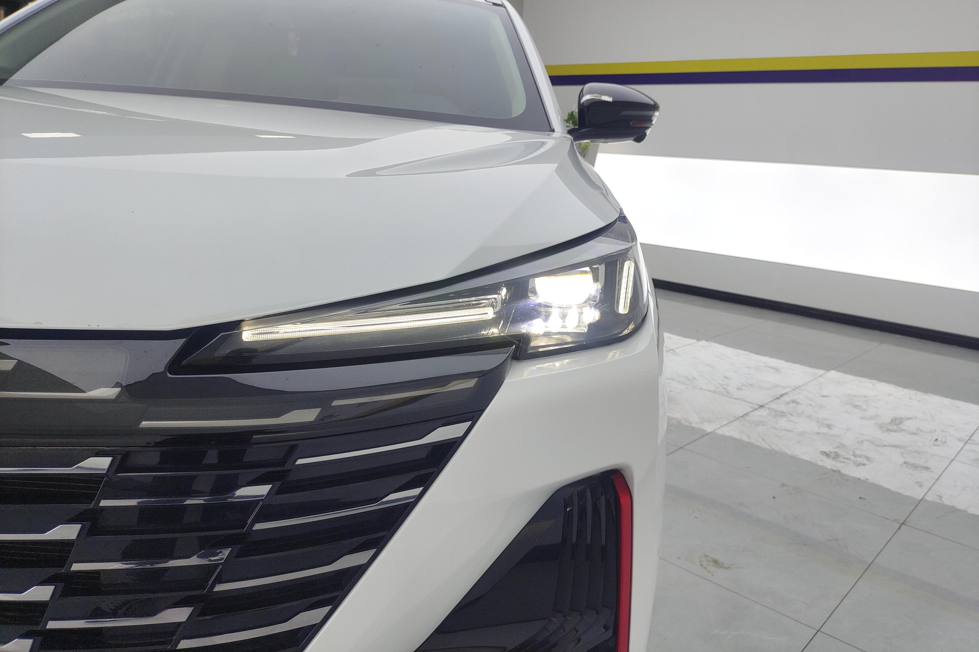 长安CS55 PLUS 第二代 2022款 1.5T 自动 尊贵型 (国Ⅵ) 