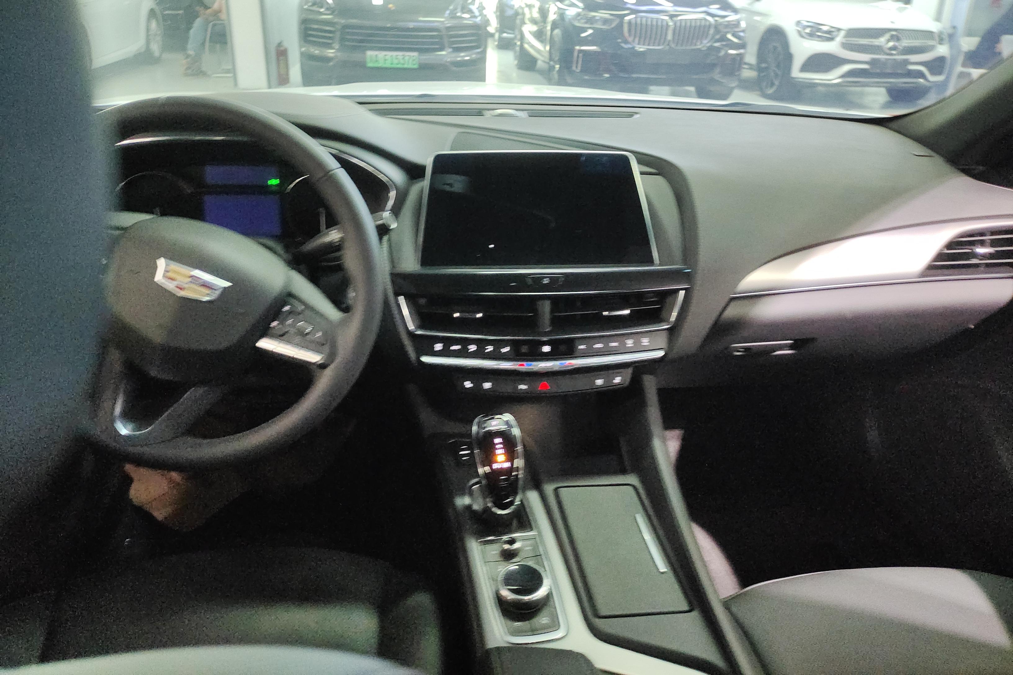 凯迪拉克CT5 2022款 2.0T 自动 28T豪华型 (国Ⅵ) 