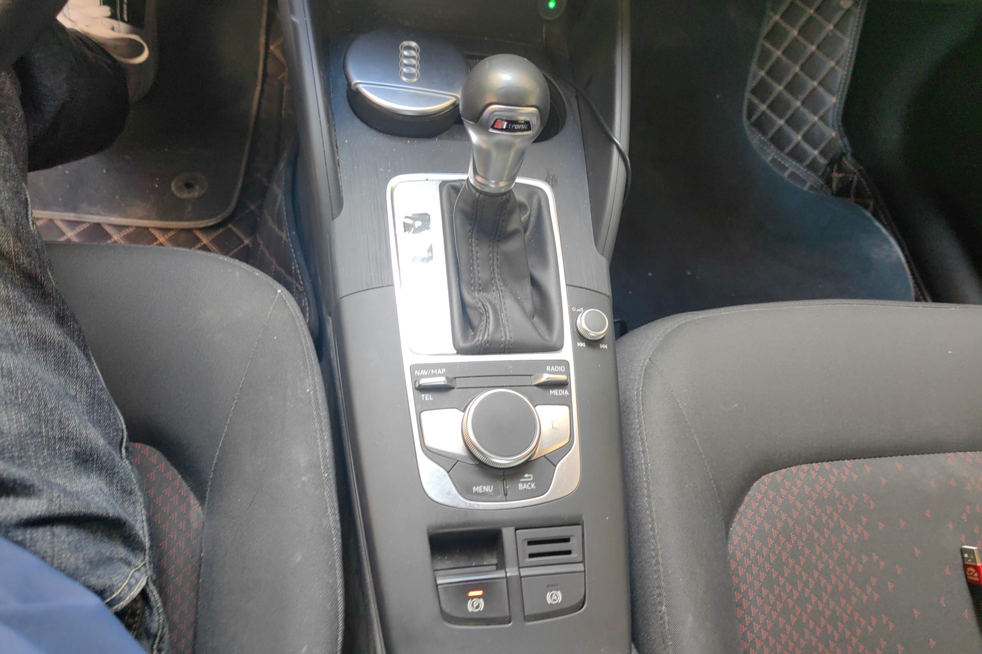 奥迪A3 35TFSI 2020款 1.4T 自动 汽油 进取型Sportback (国Ⅵ) 