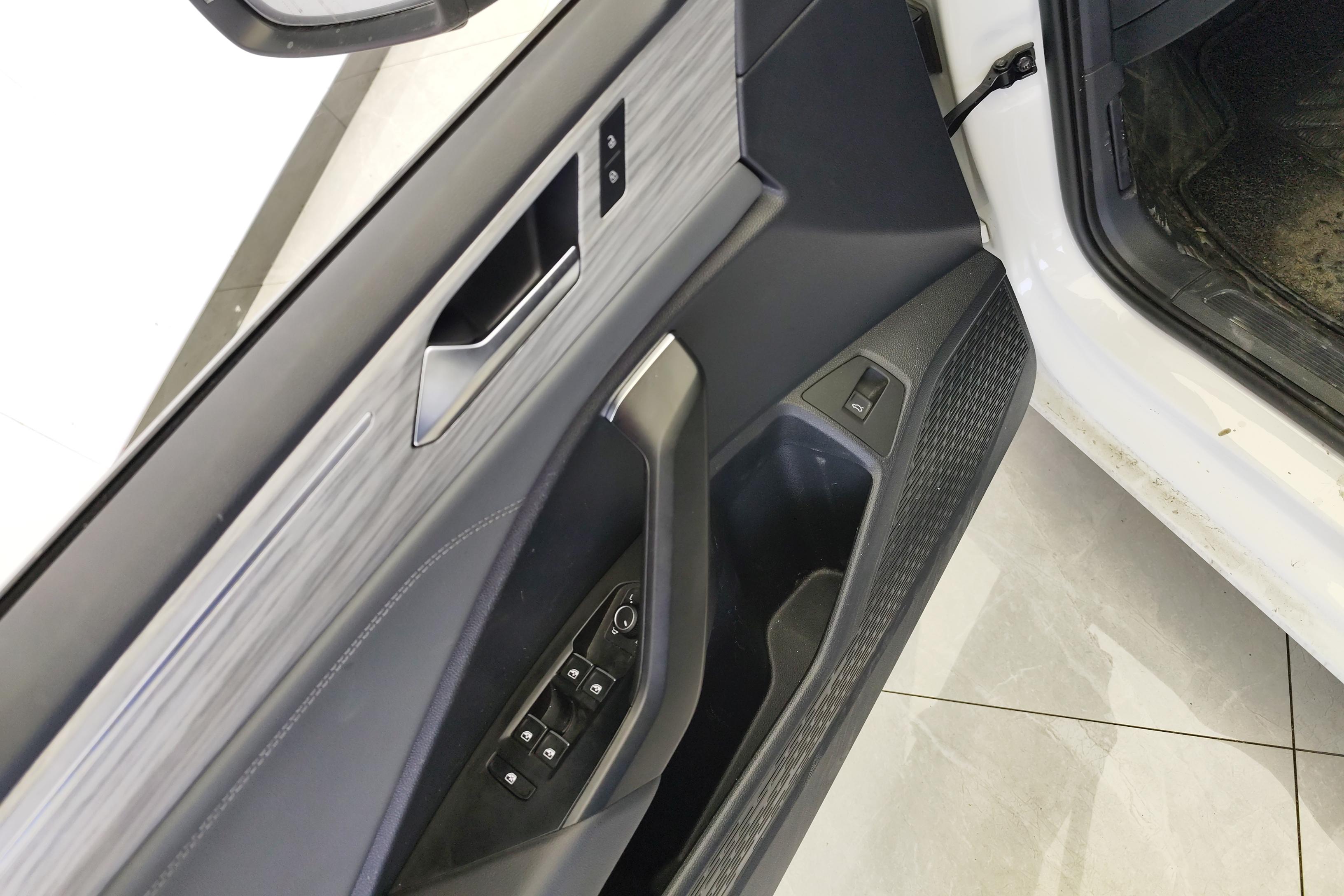 大众速腾 2023款 1.5T 自动 300TSI超越版 (国Ⅵ) 