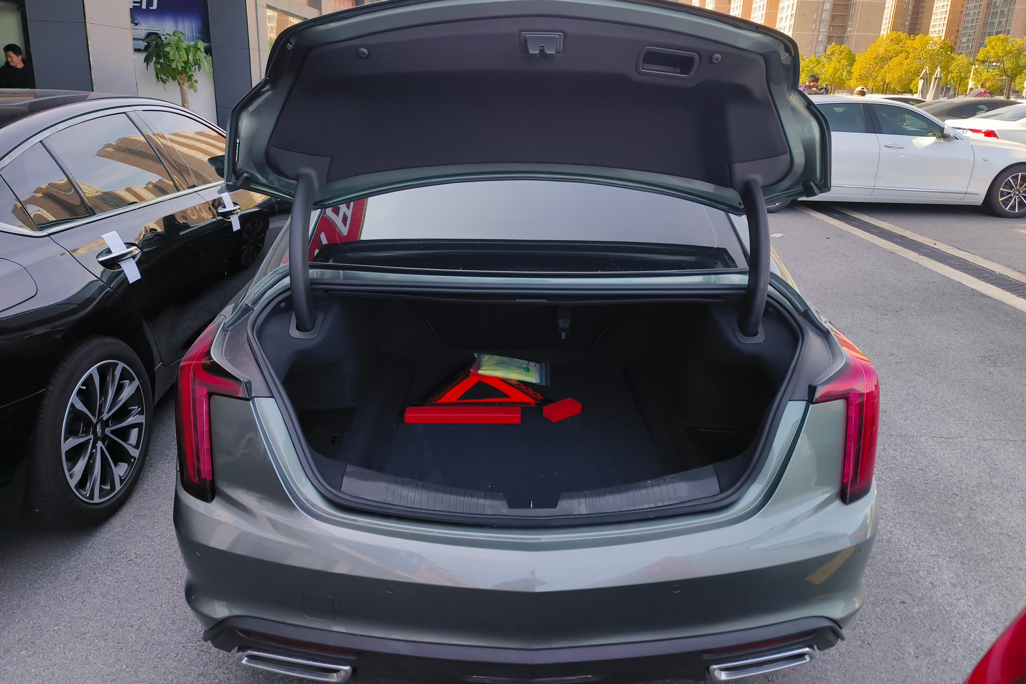 凯迪拉克CT5 2022款 2.0T 自动 28T铂金型 (国Ⅵ) 