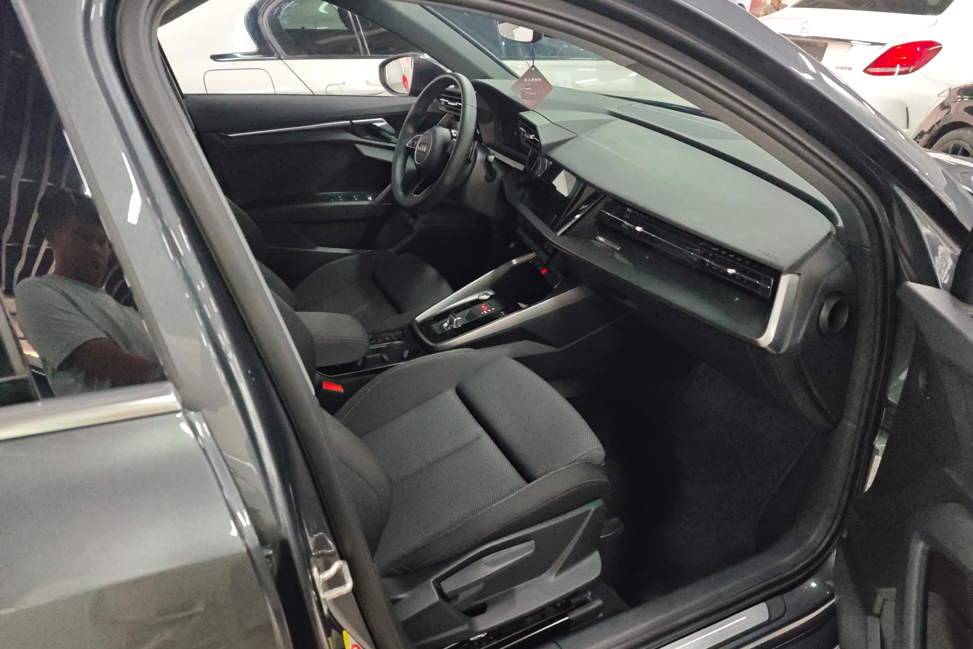 奥迪A3 L35TFSI 2021款 1.4T 自动 Limousline进取致雅型 (国Ⅵ) 