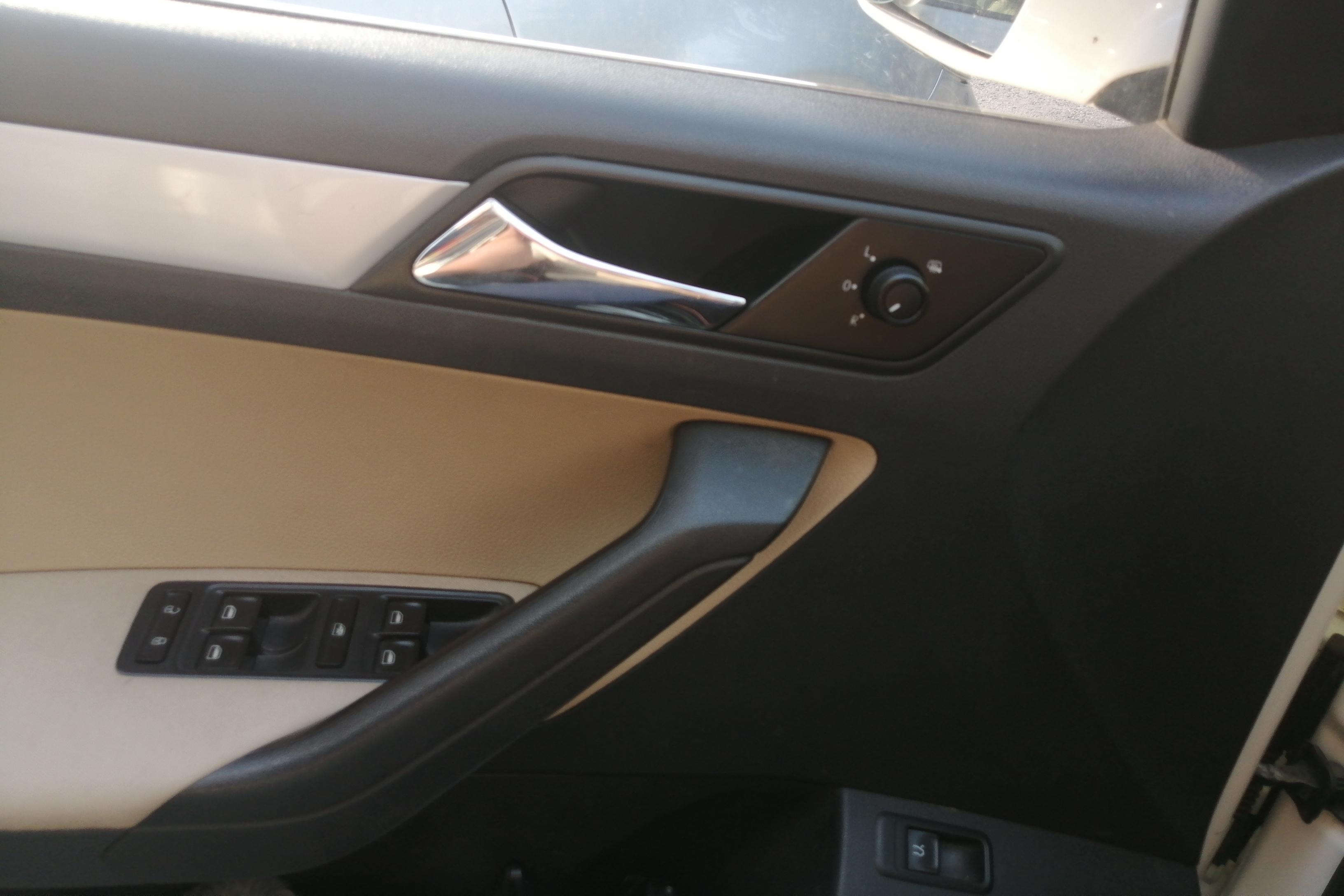 大众捷达 2013款 1.6L 自动 汽油 舒适型 (国Ⅳ) 