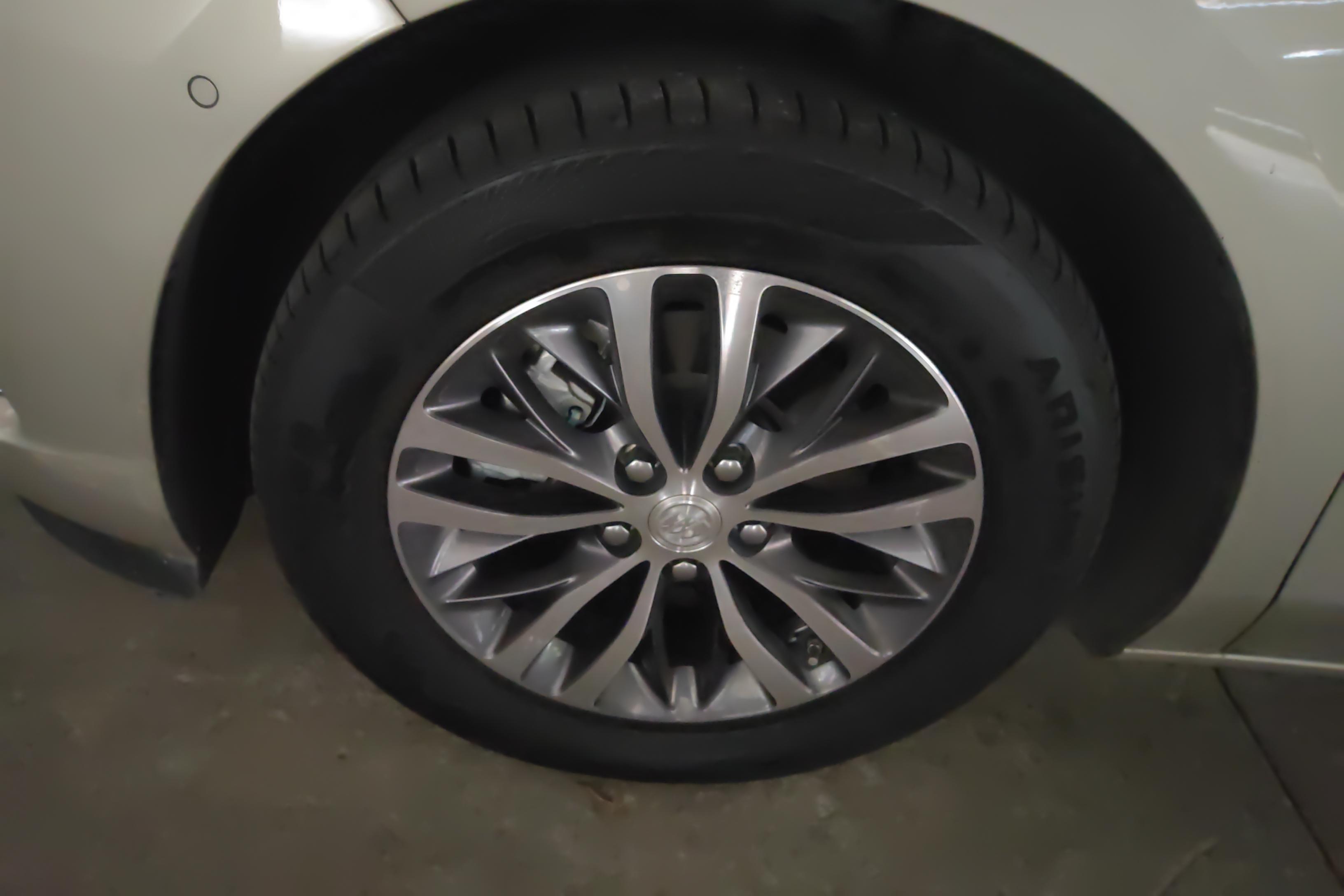 别克GL8 2023款 2.0T 自动 7座 653T尊享型 (国Ⅵ) 
