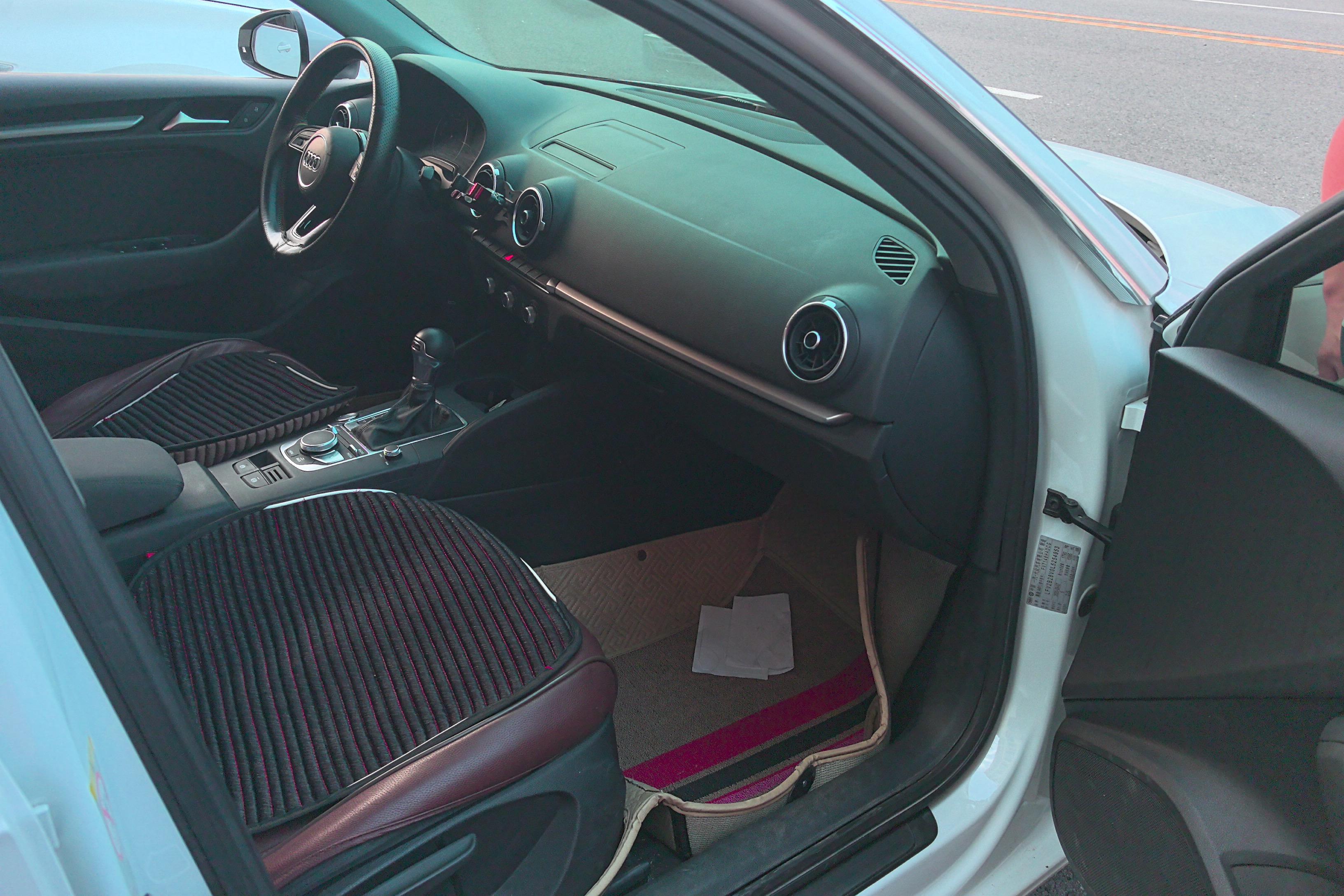 奥迪A3 35TFSI 2020款 1.4T 自动 汽油 改款进取型Sportback (国Ⅵ) 