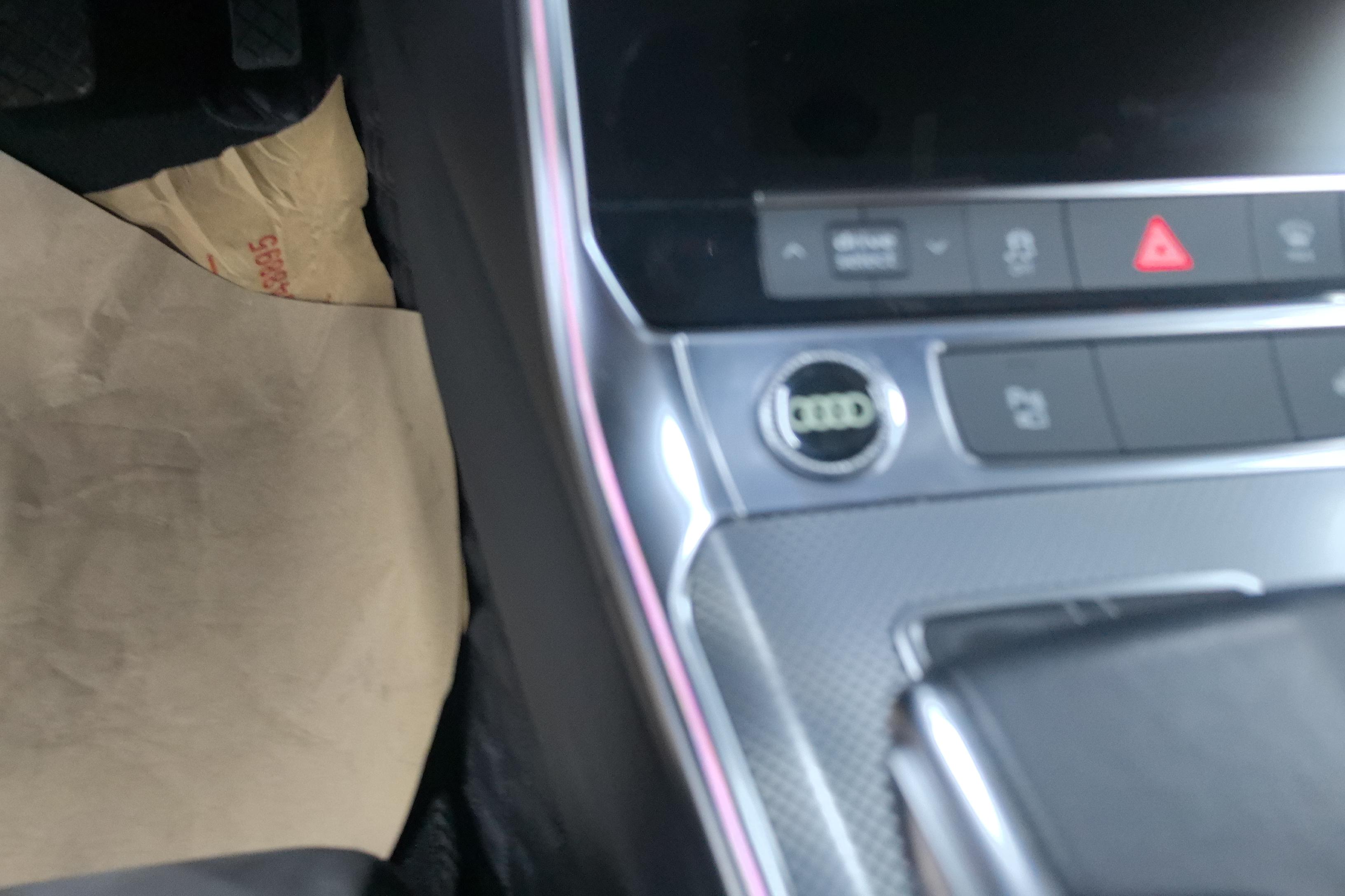 奥迪A6L 45TFSI 2022款 2.0T 自动 臻选动感型 (国Ⅵ) 