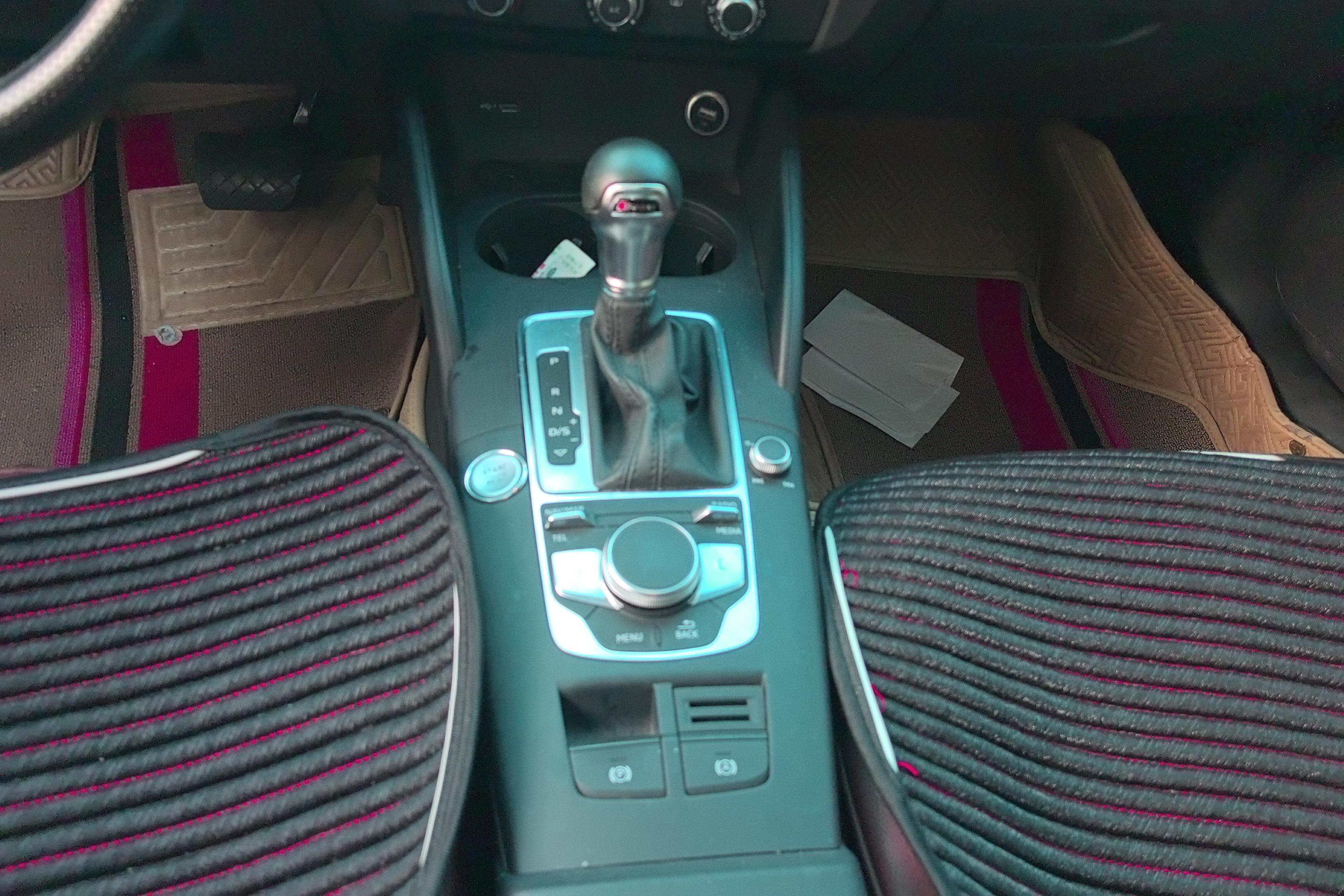 奥迪A3 35TFSI 2020款 1.4T 自动 汽油 改款进取型Sportback (国Ⅵ) 