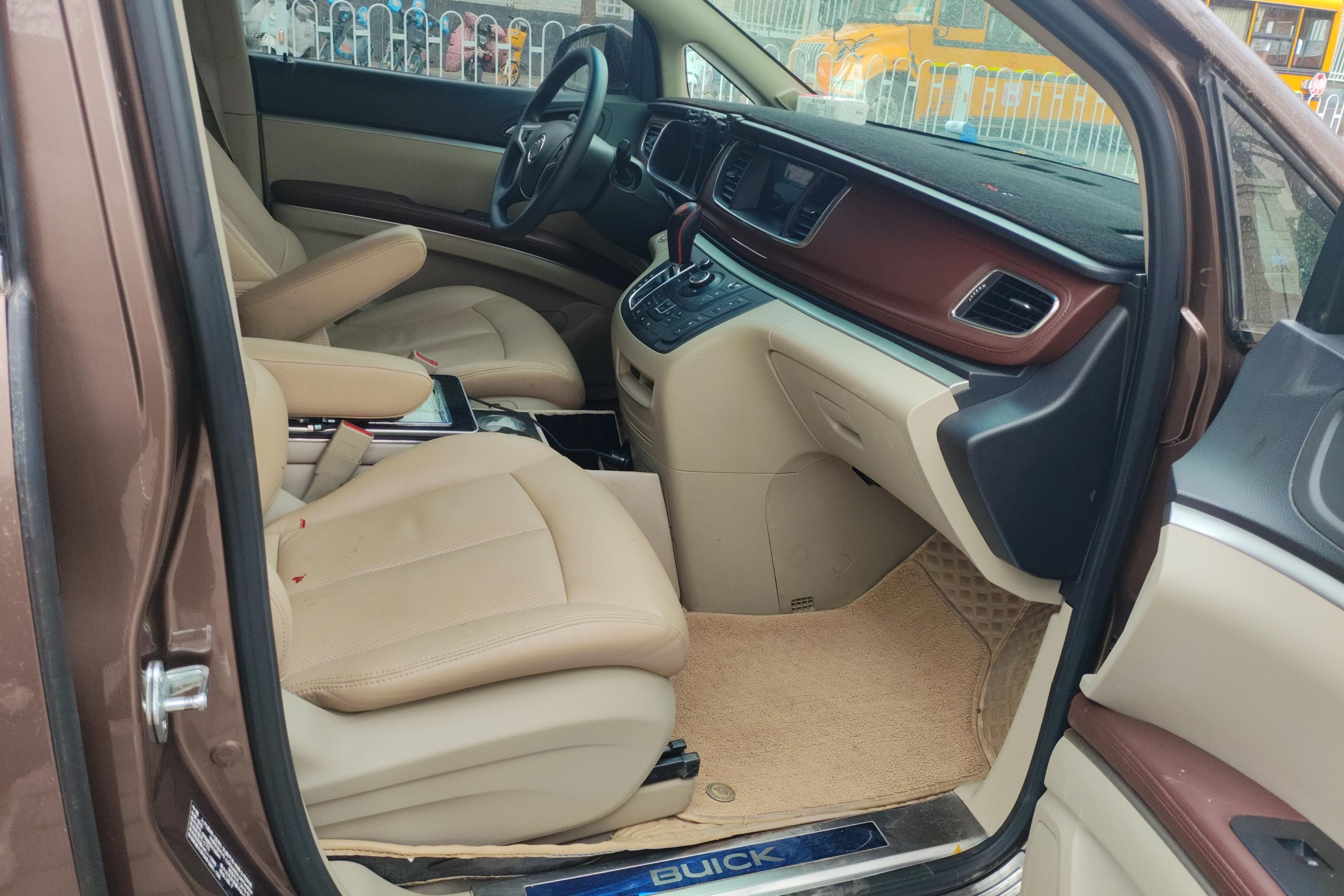 别克GL8 2018款 2.0T 自动 7座 28T舒适型 (国Ⅵ) 