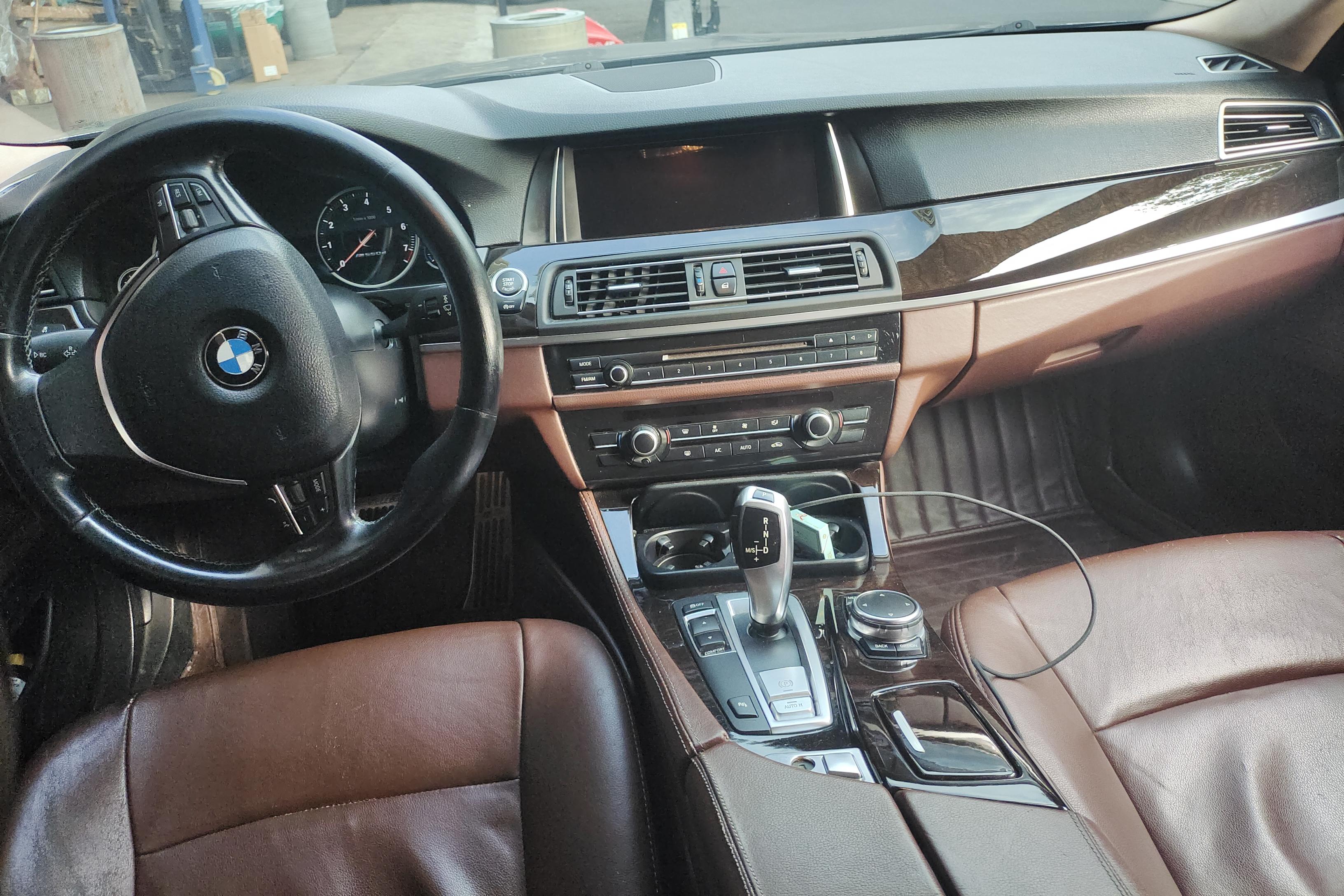 宝马5系 520Li 2013款 2.0T 自动 汽油 典雅型 (国Ⅳ) 