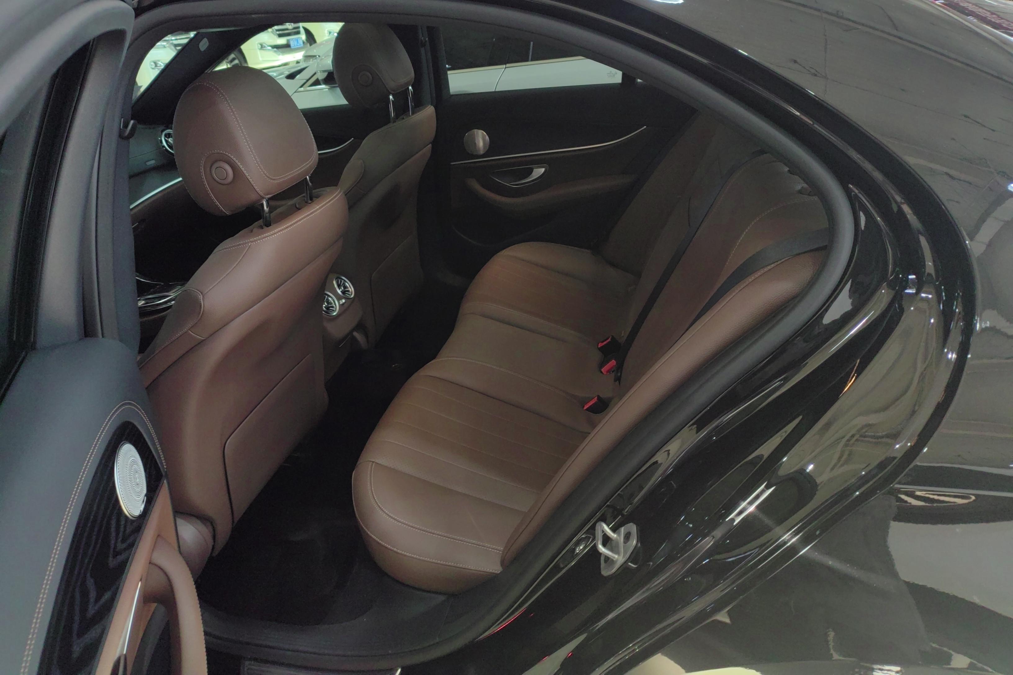 奔驰E级 E260 [进口] 2021款 2.0T 自动 汽油 改款时尚型运动版 