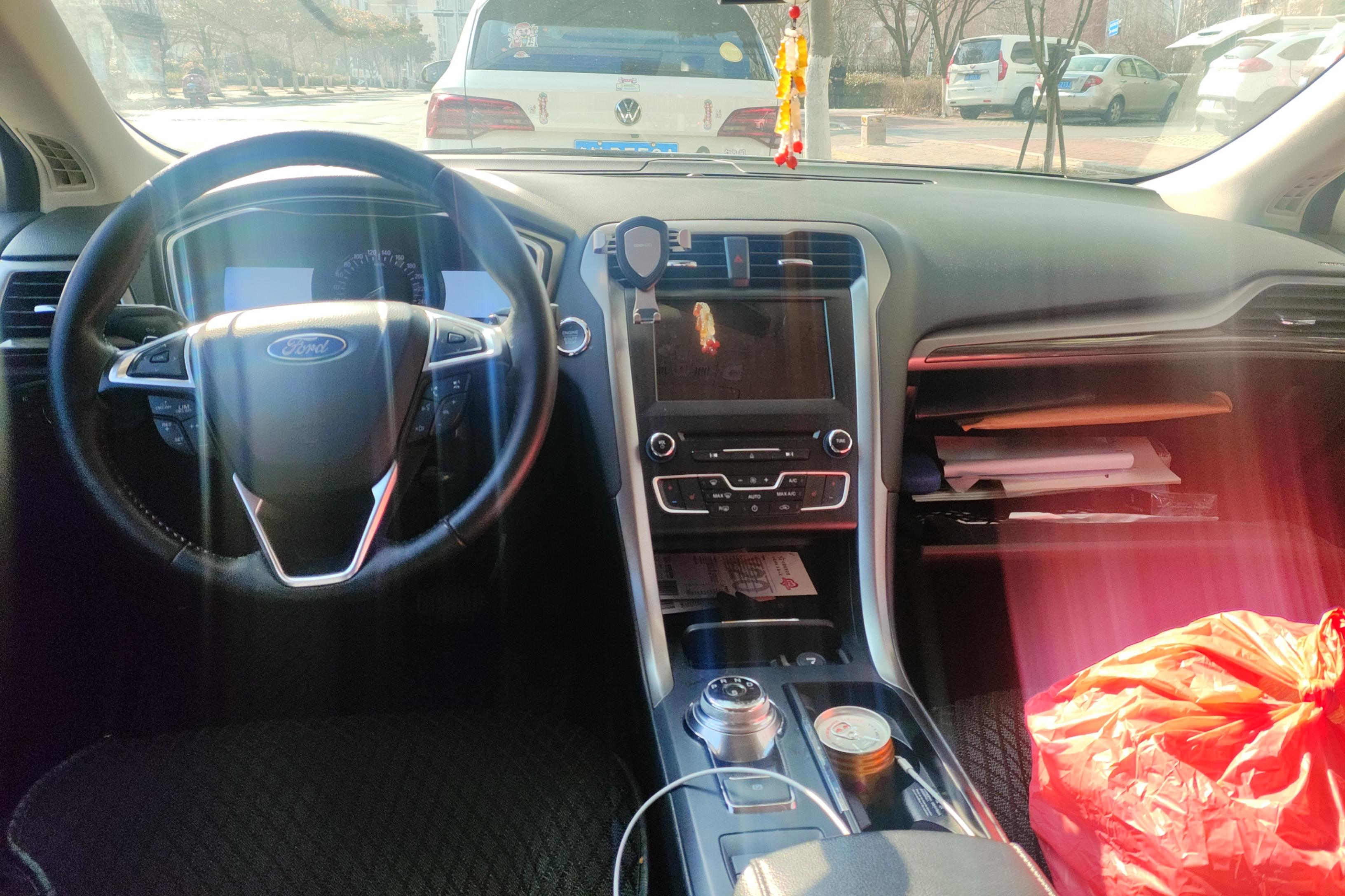 福特蒙迪欧 2017款 1.5T 自动 EcoBoost180豪华型 (国Ⅴ) 