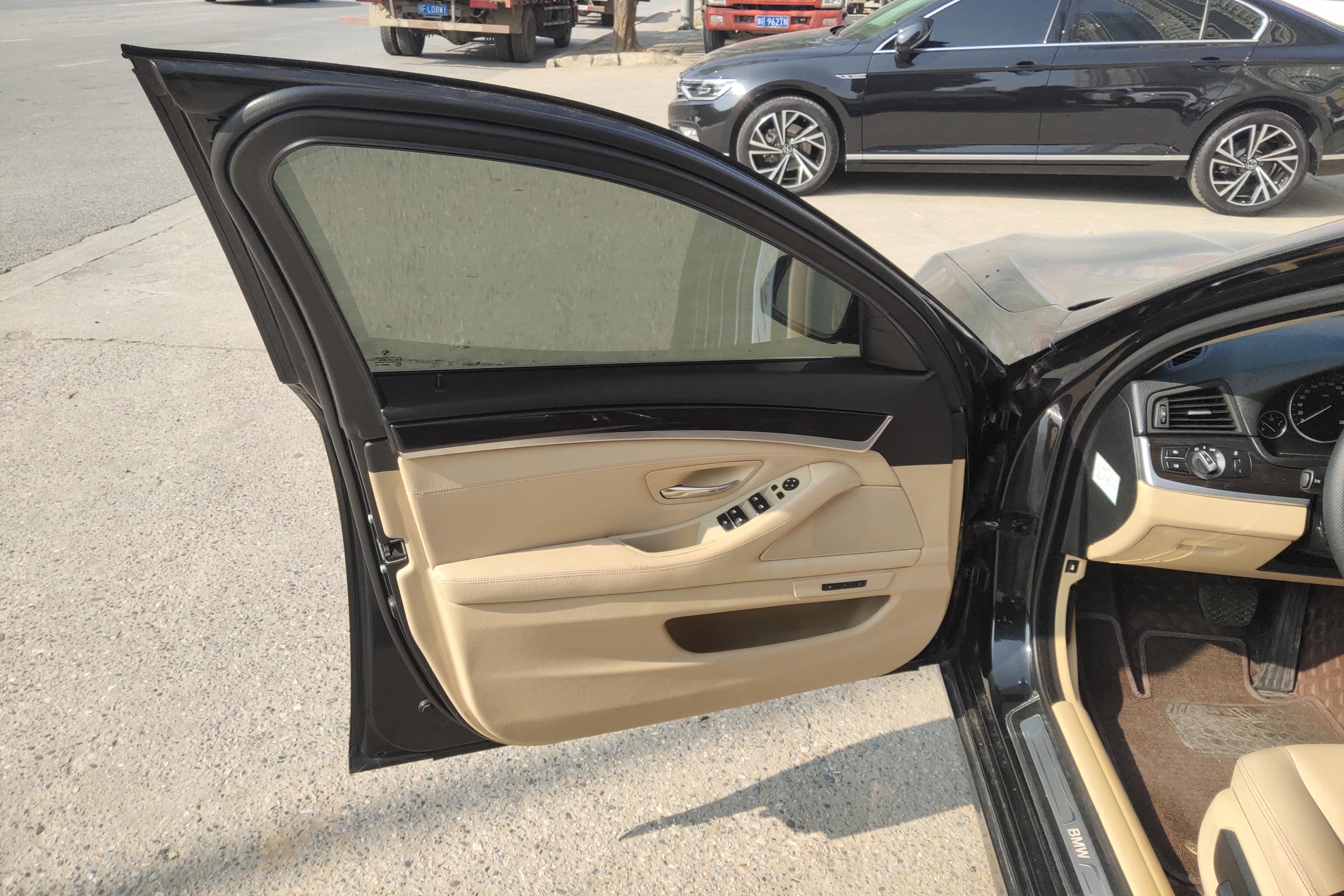宝马5系 525Li 2014款 2.0T 自动 汽油 豪华设计套装 (国Ⅳ) 