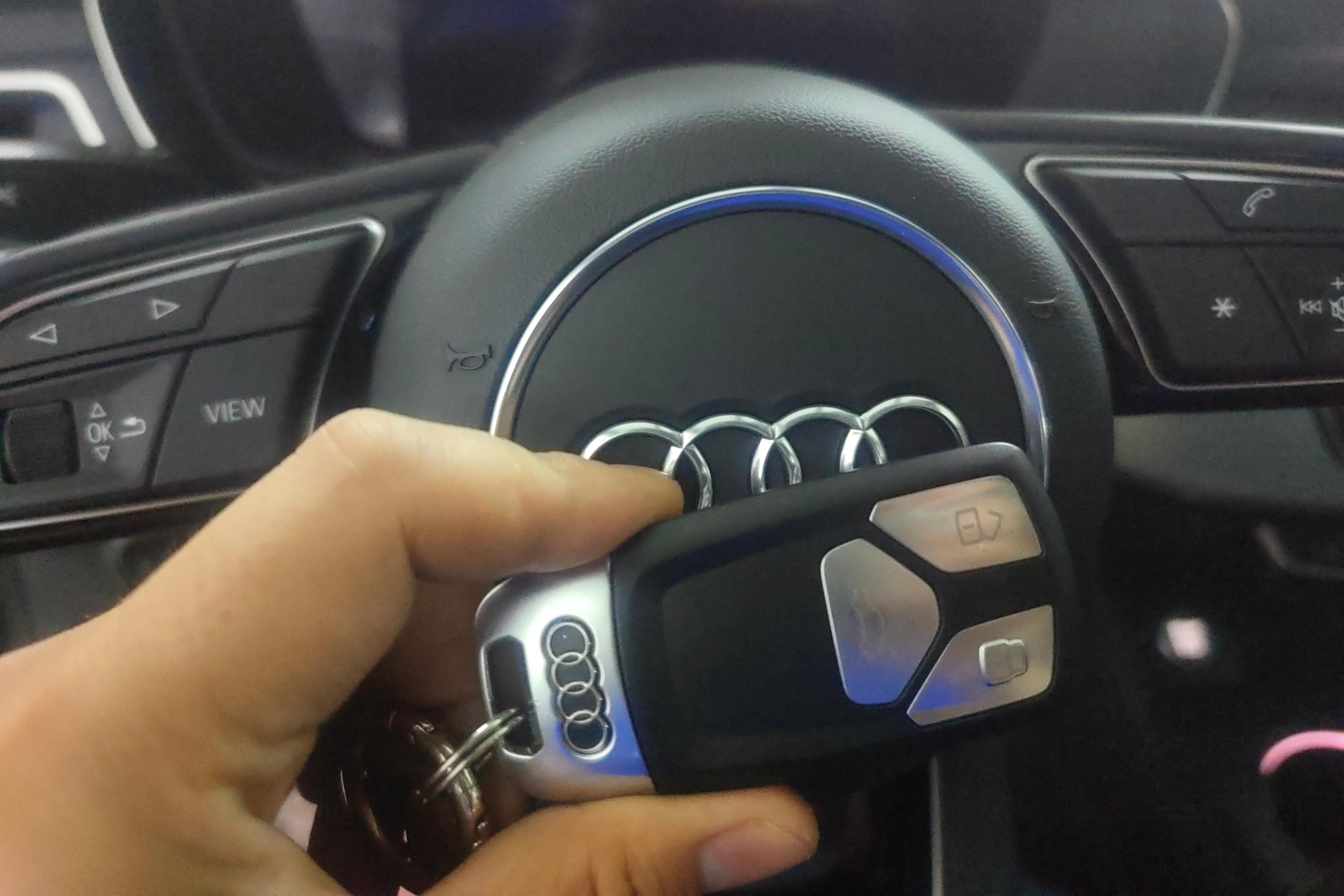 奥迪A4L 40TFSI 2022款 2.0T 自动 前驱 豪华动感型 (国Ⅵ) 