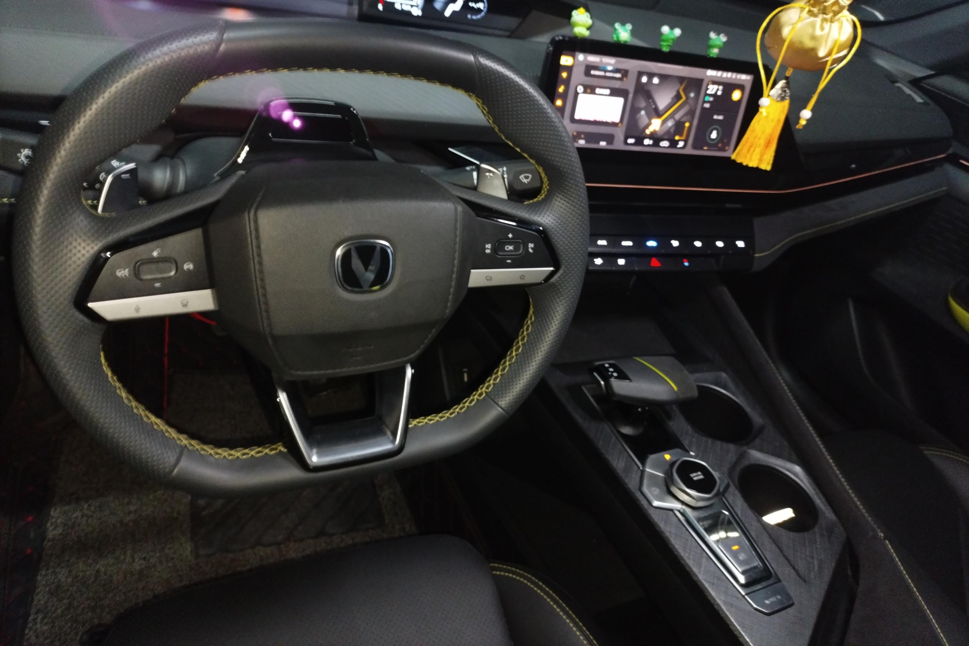 长安UNI-V 2022款 1.5T 自动 运动版 (国Ⅵ) 