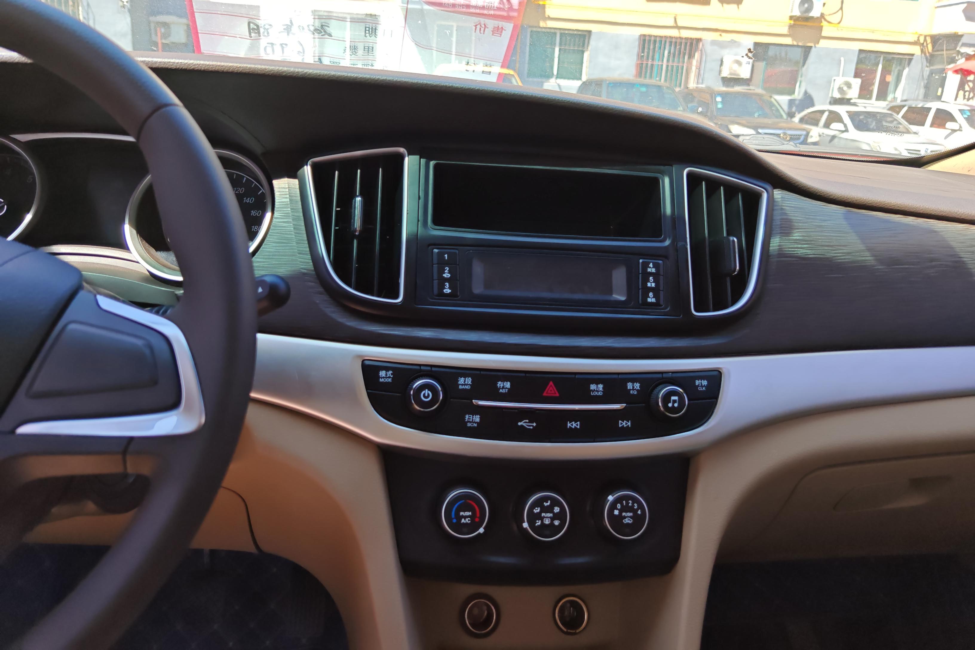 宝骏730 2019款 1.5L 手动 超值型 (国Ⅵ) 