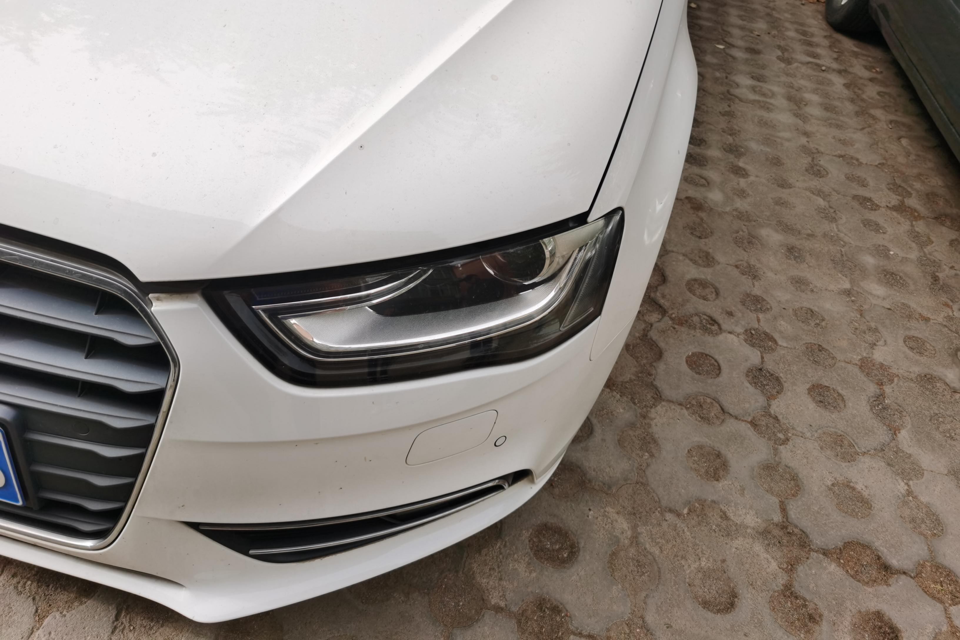 奥迪A4L 2015款 2.0T 自动 豪华型 (国Ⅳ) 