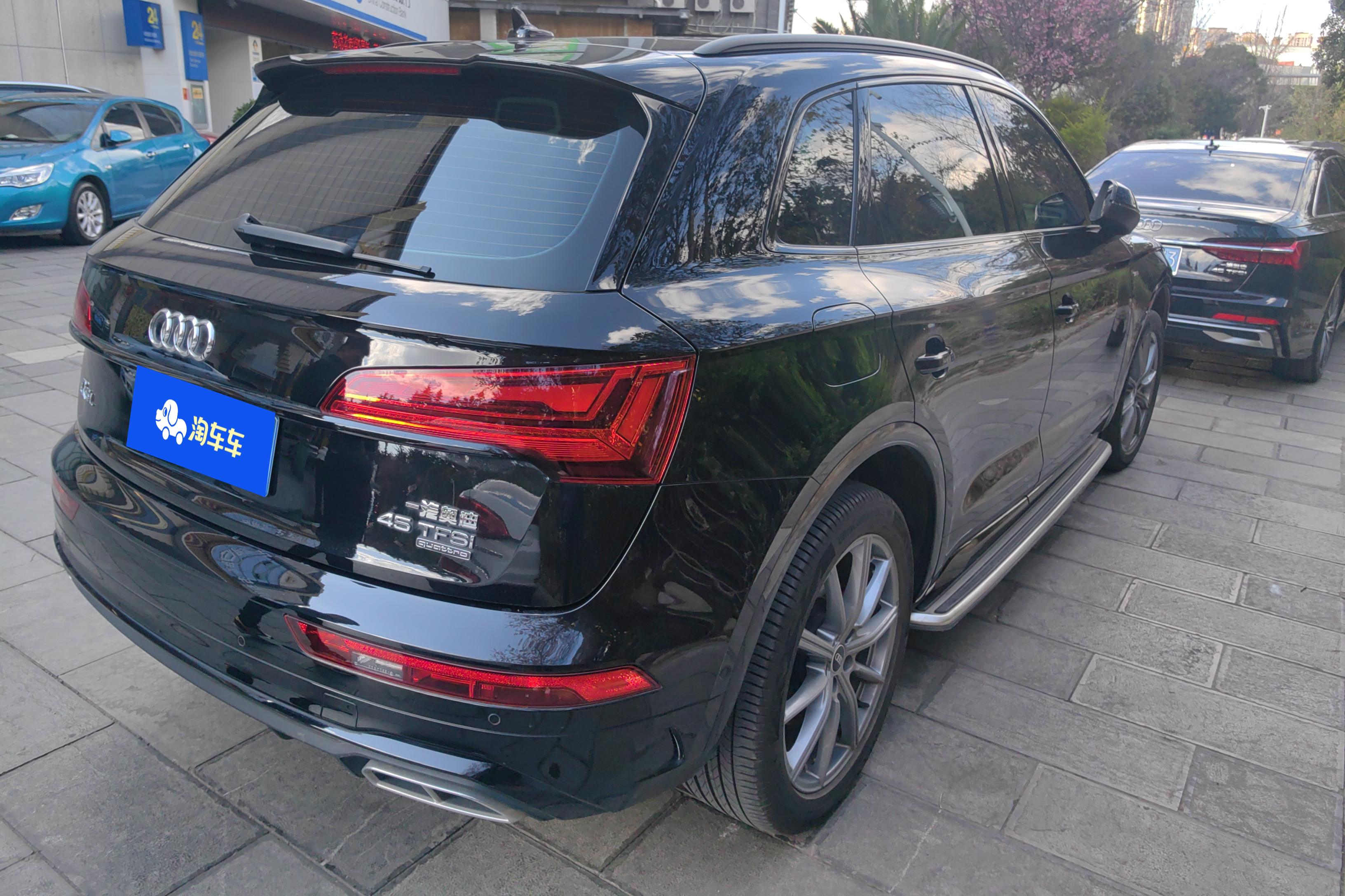 奥迪Q5L 45TFSI 2022款 2.0T 自动 改款臻选动感型 (国Ⅵ) 