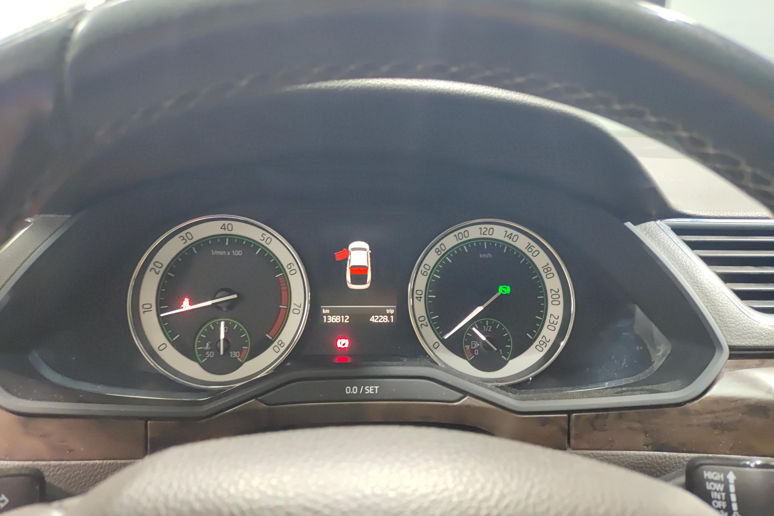 斯柯达速派 2018款 2.0T 自动 380TSI旗舰版 (国Ⅴ) 