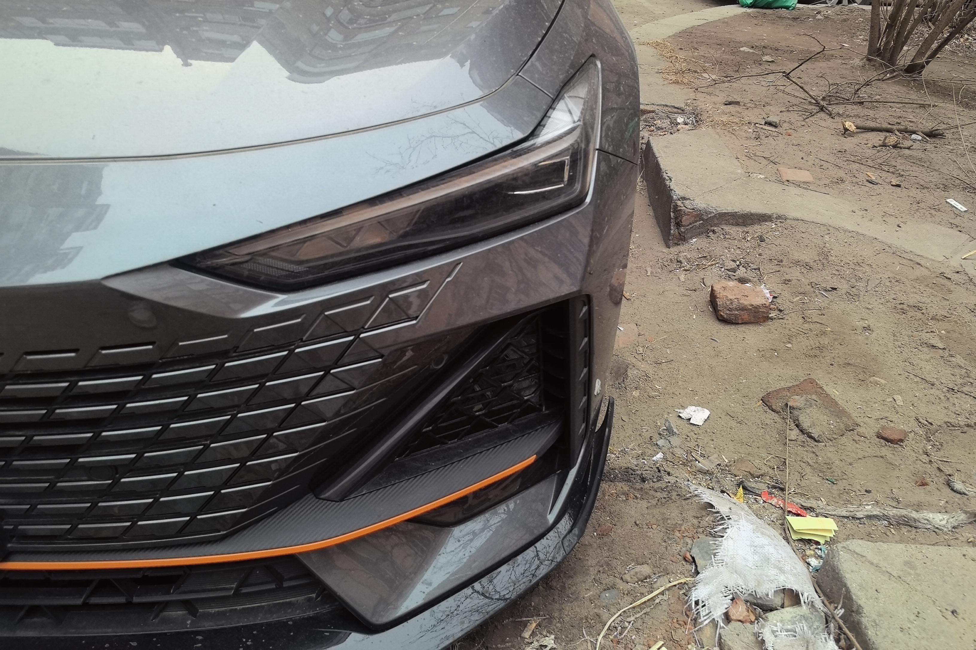 长安UNI-V 2023款 1.5T 自动 运动版 (国Ⅵ) 