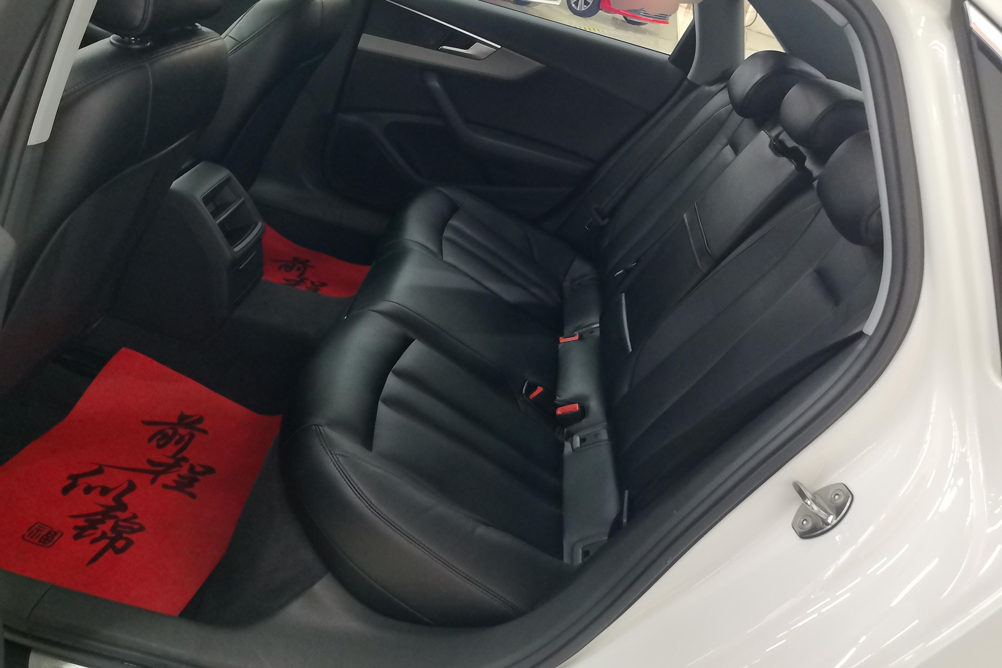 奥迪A4L 2018款 1.4T 自动 30周年进取型 (国Ⅴ) 