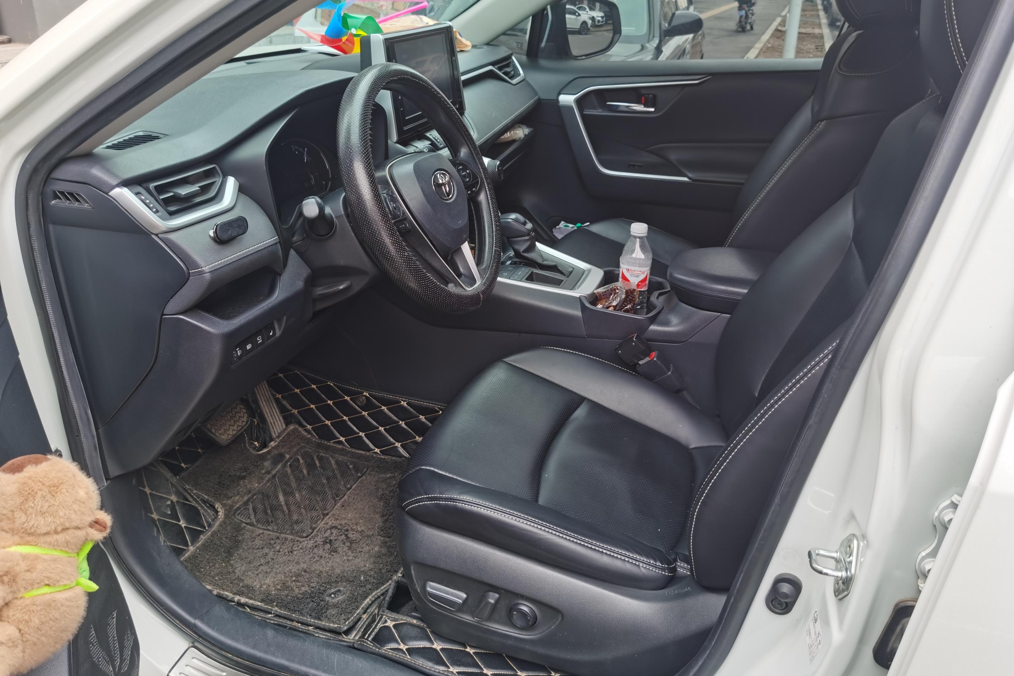 丰田RAV4 2020款 2.0L 自动 前驱 风尚PLUS版 (国Ⅵ) 