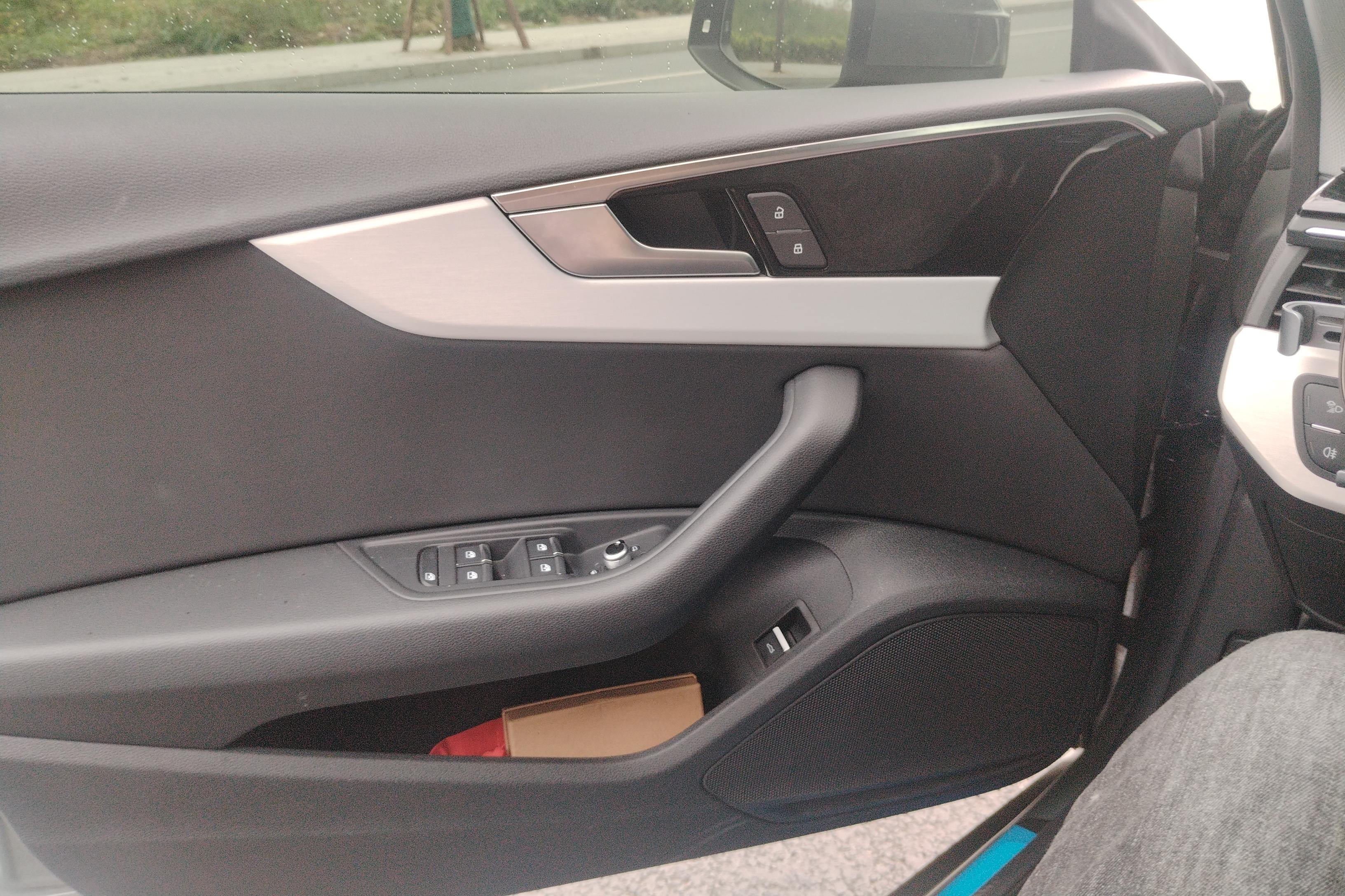 奥迪A5掀背 40TFSI [进口] 2023款 2.0T 自动 汽油 时尚动感型 