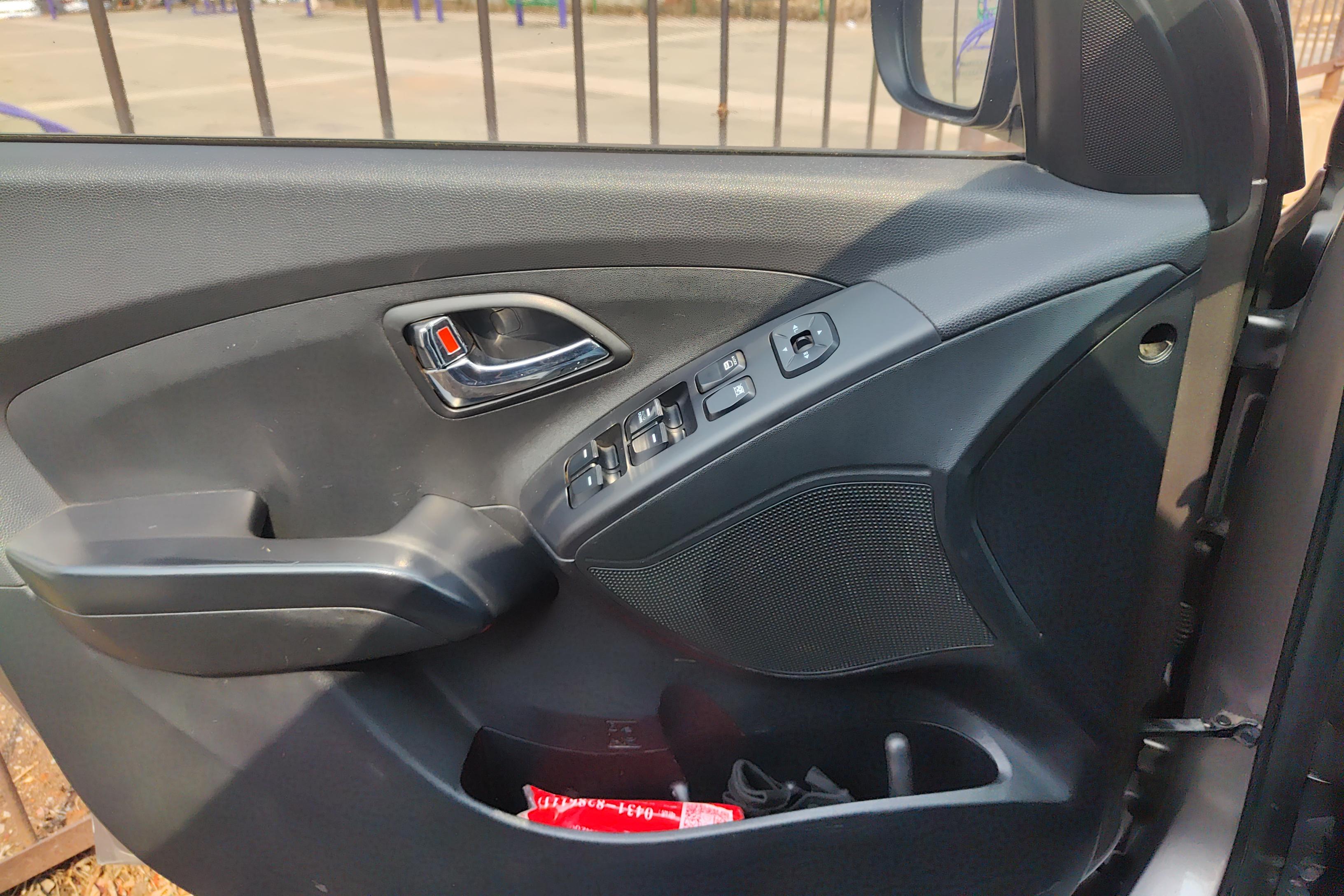 现代ix35 2015款 2.0L 自动 前驱 GL舒适型 (国Ⅳ) 