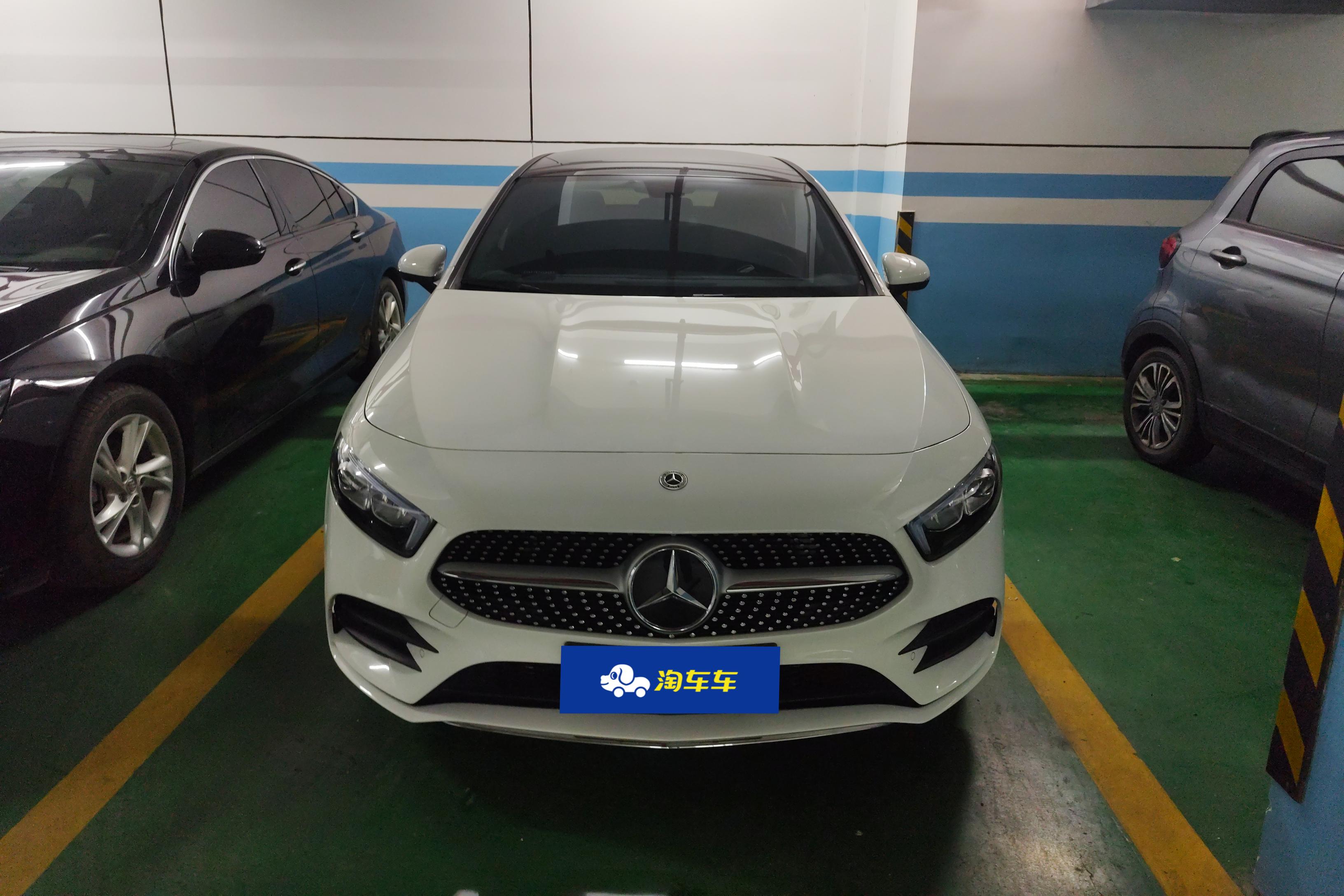 奔驰A级 A200L 2022款 1.3T 自动 改款三运动轿车时尚型 (国Ⅵ) 